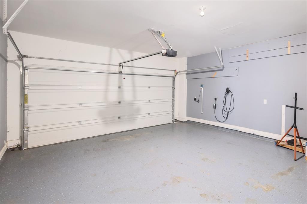 304 Glen Arbor Dr, Liberty Hill, TX 78642