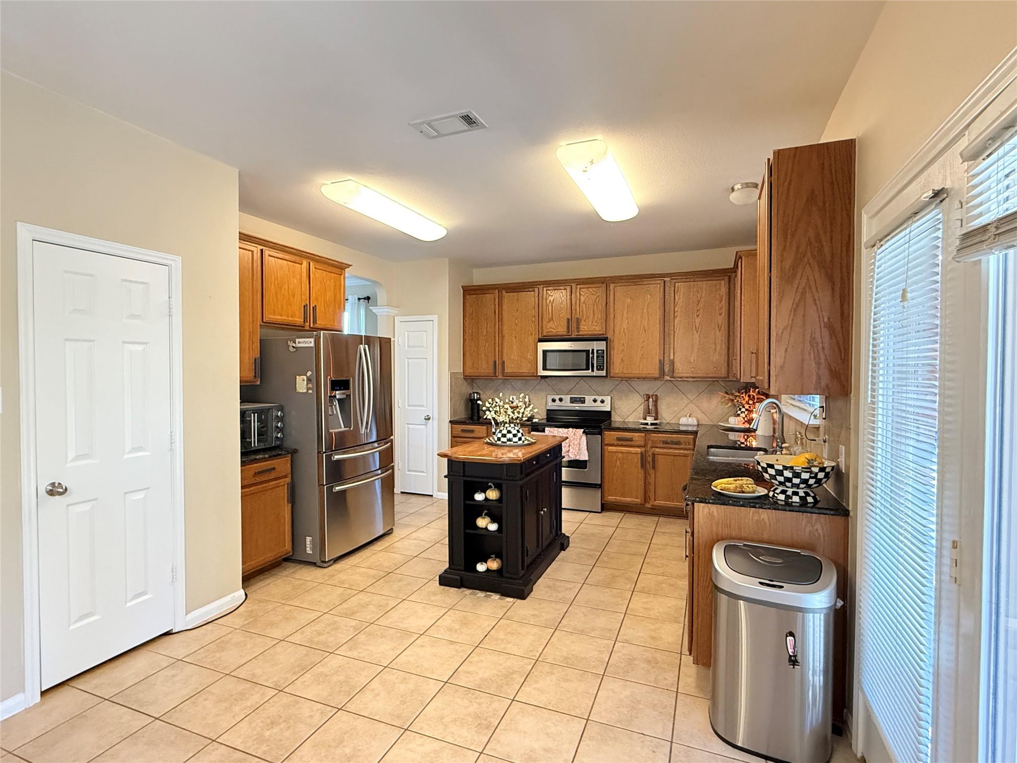 402 W Iowa Dr, Harker Heights, TX 76548