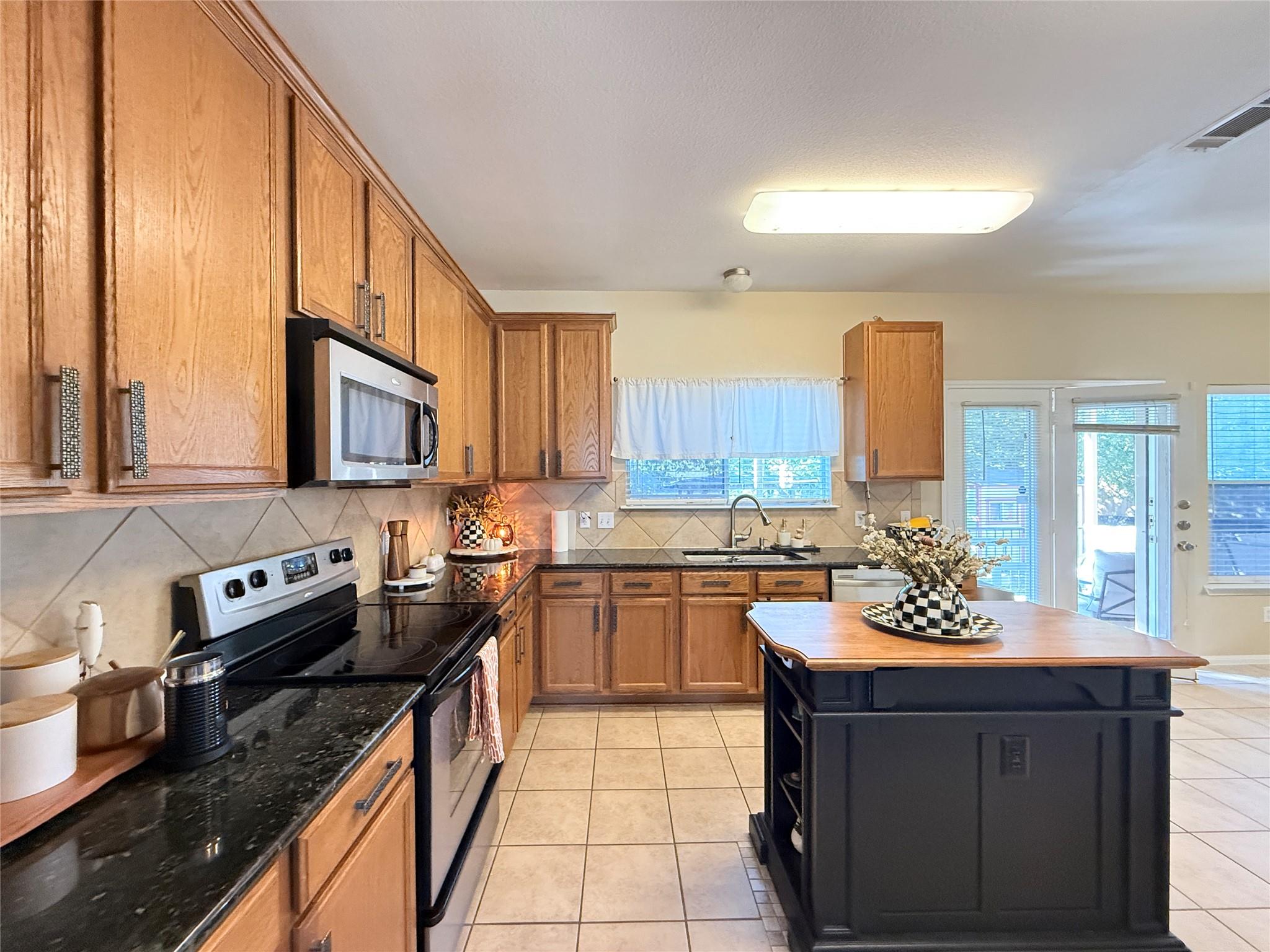 402 W Iowa Dr, Harker Heights, TX 76548