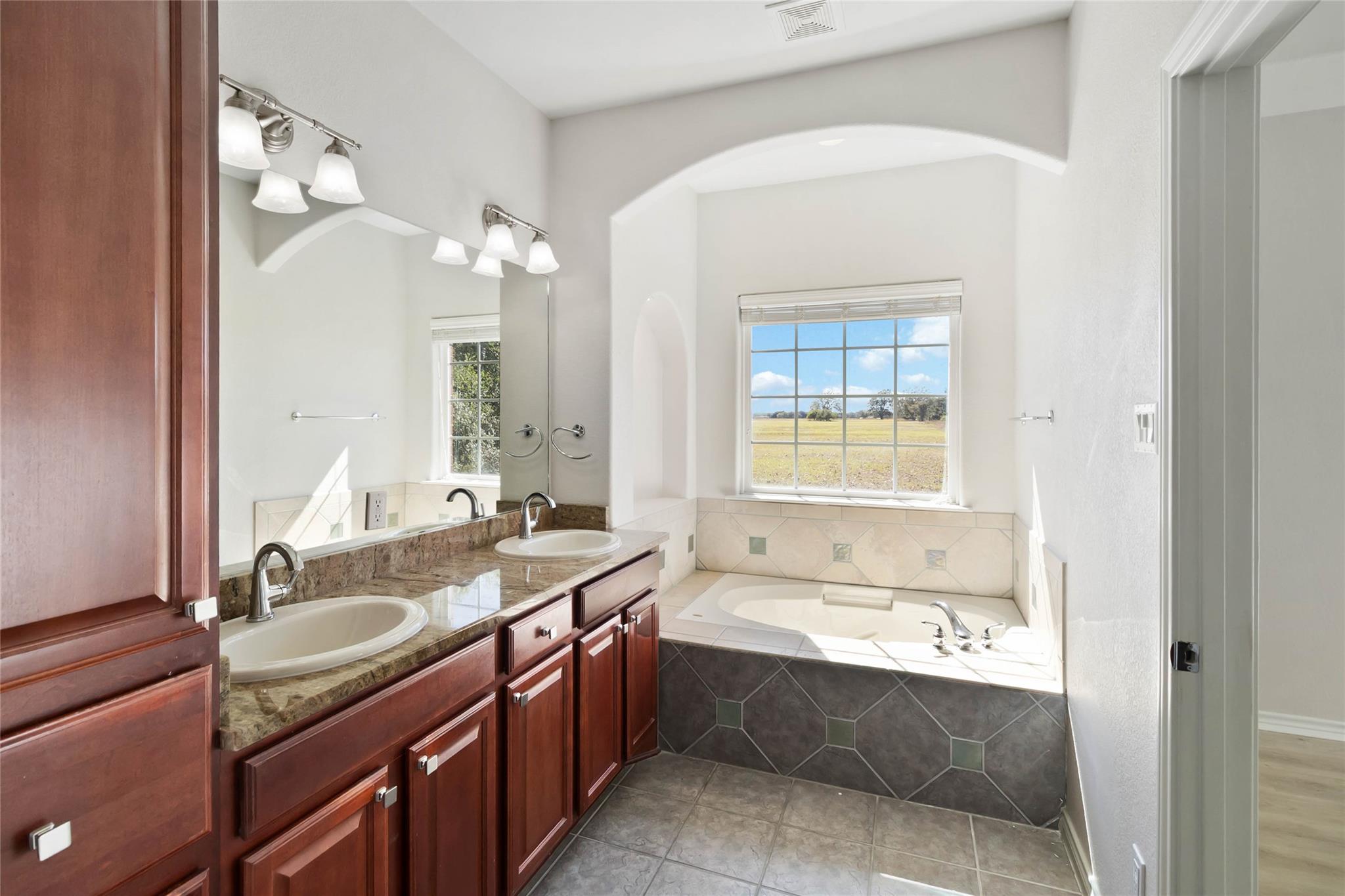 539 Colovista Pkwy # B103, Bastrop, TX 78602