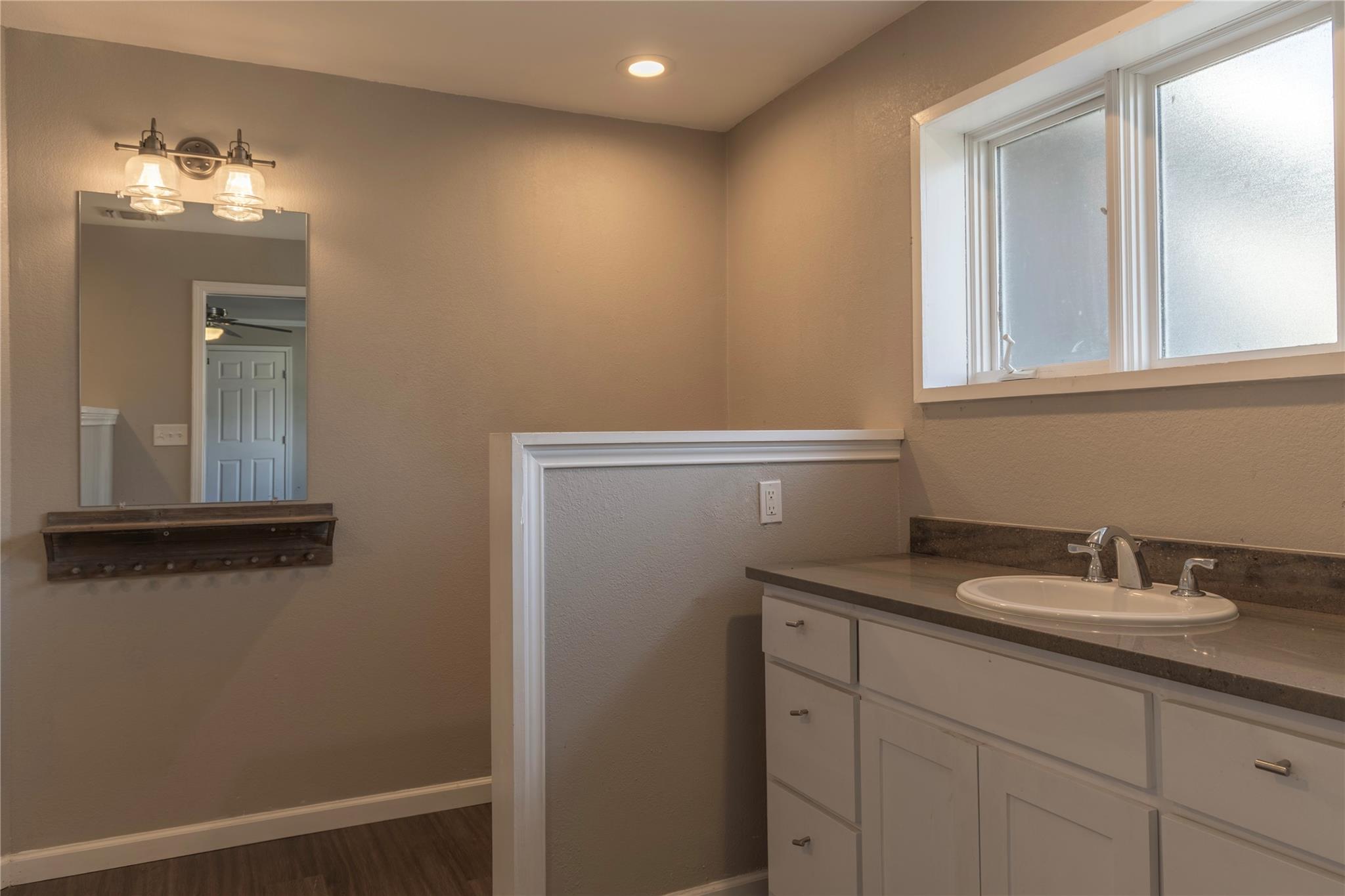 120 Erskine Ferry Rd, Seguin, TX 78155