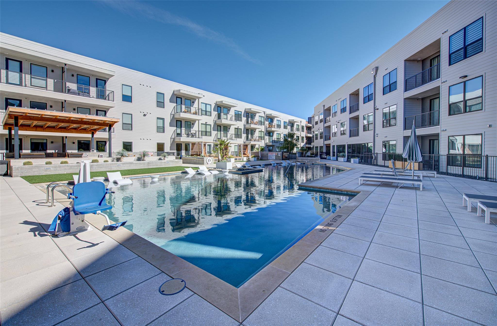 1701 Simond Ave # 436, Austin, TX 78723