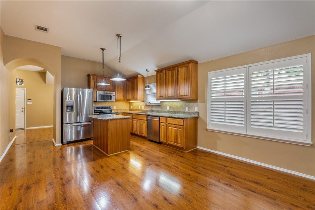 114 Inman Dr, Hutto, TX 78634