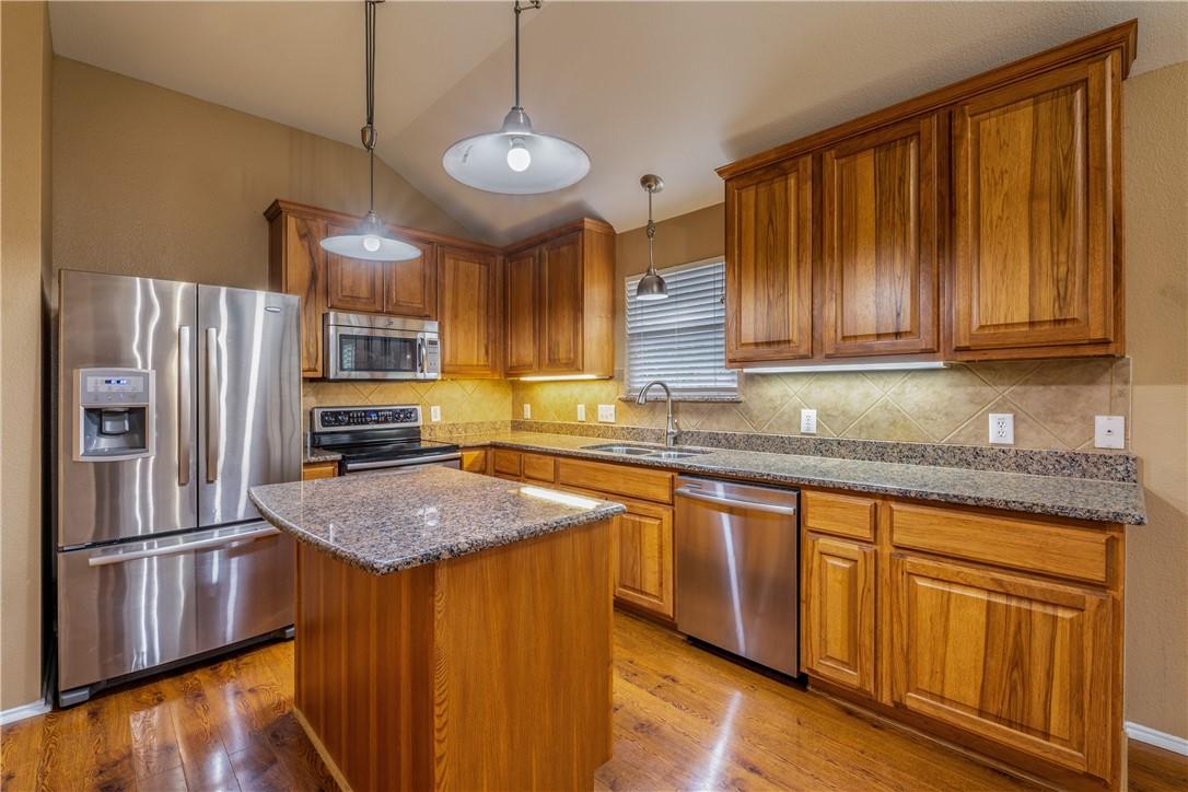 114 Inman Dr, Hutto, TX 78634