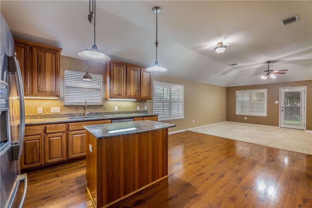 114 Inman Dr, Hutto, TX 78634