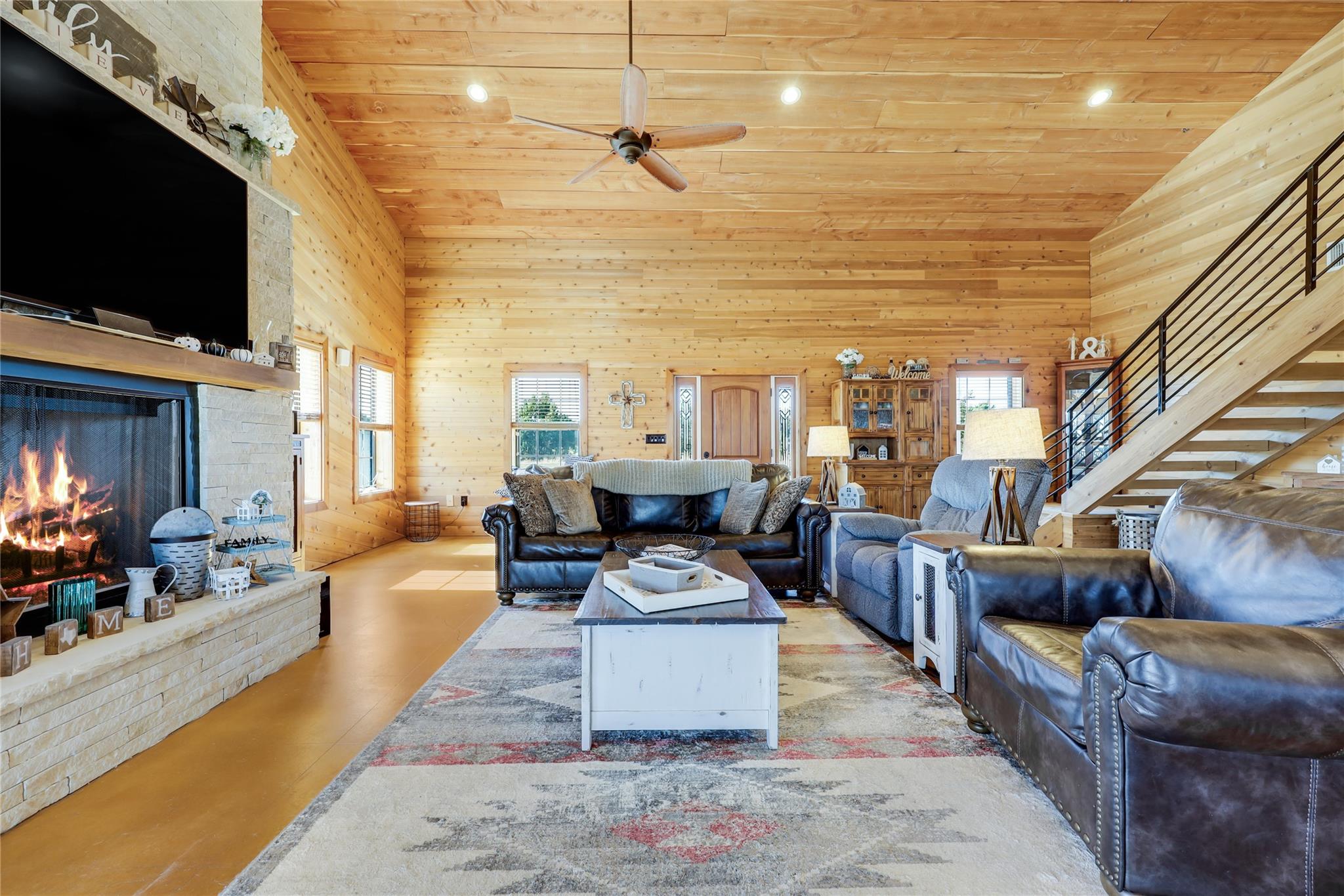 111 County Road 253, Bertram, TX 78605