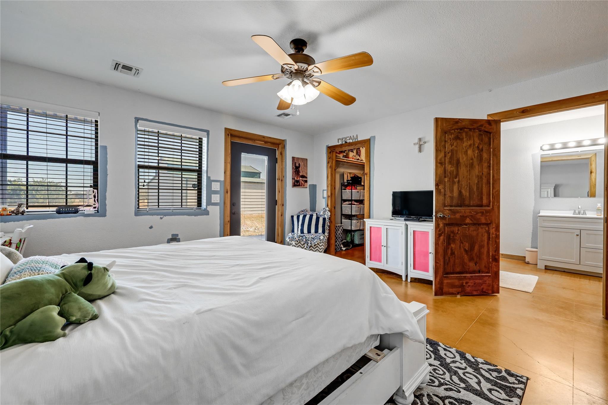 111 County Road 253, Bertram, TX 78605