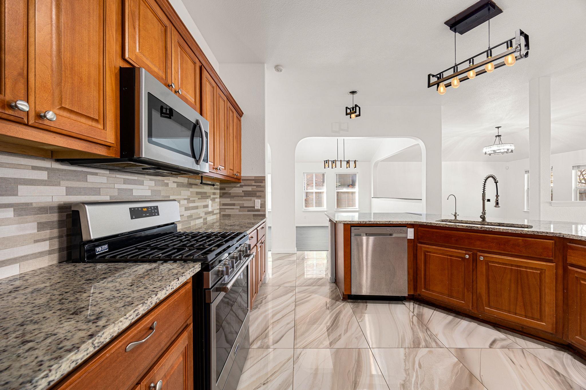 2816 Pedernales Falls Dr, Pflugerville, TX 78660