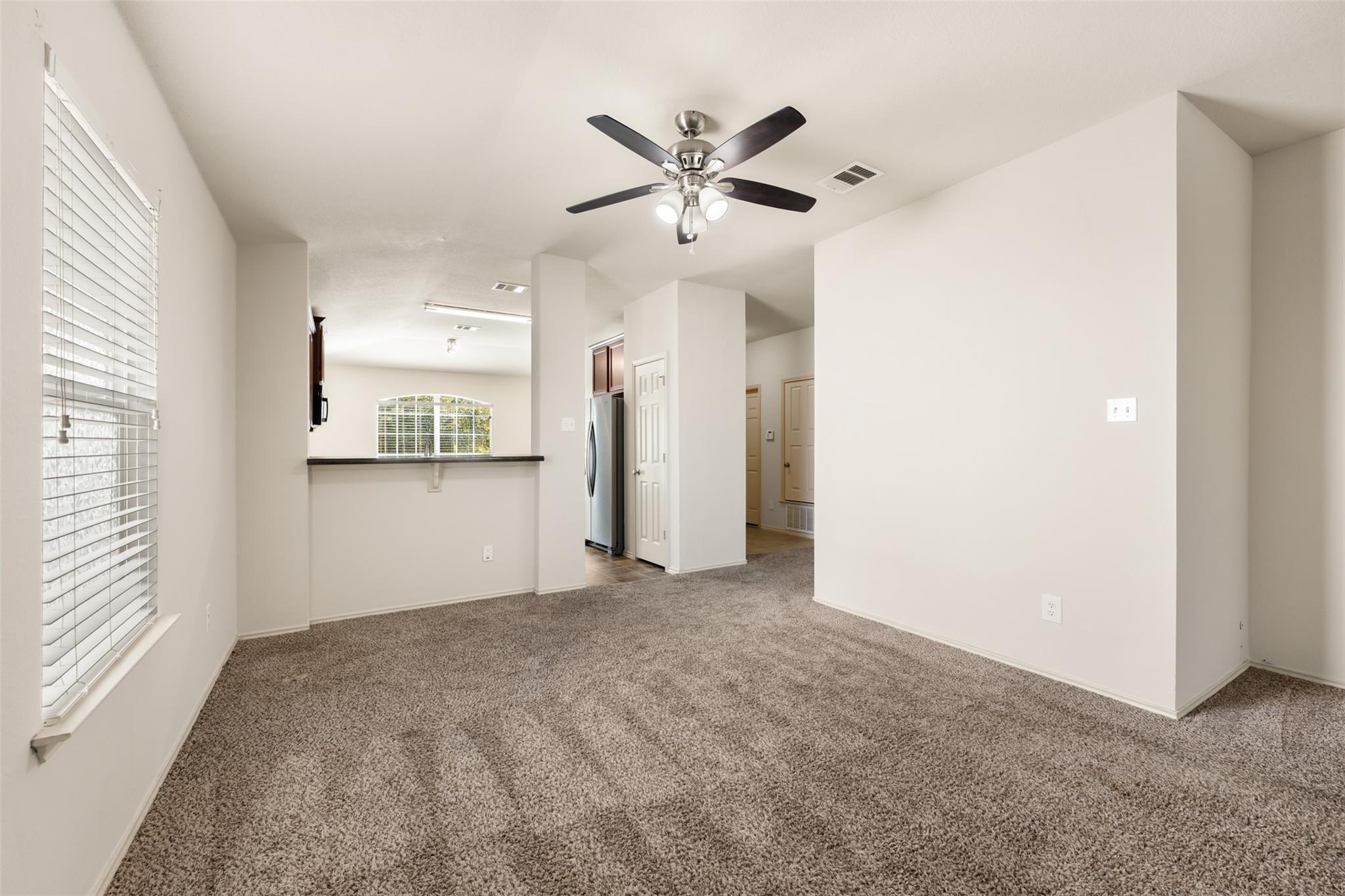 220 Bauxite Dr, Jarrell, TX 76537