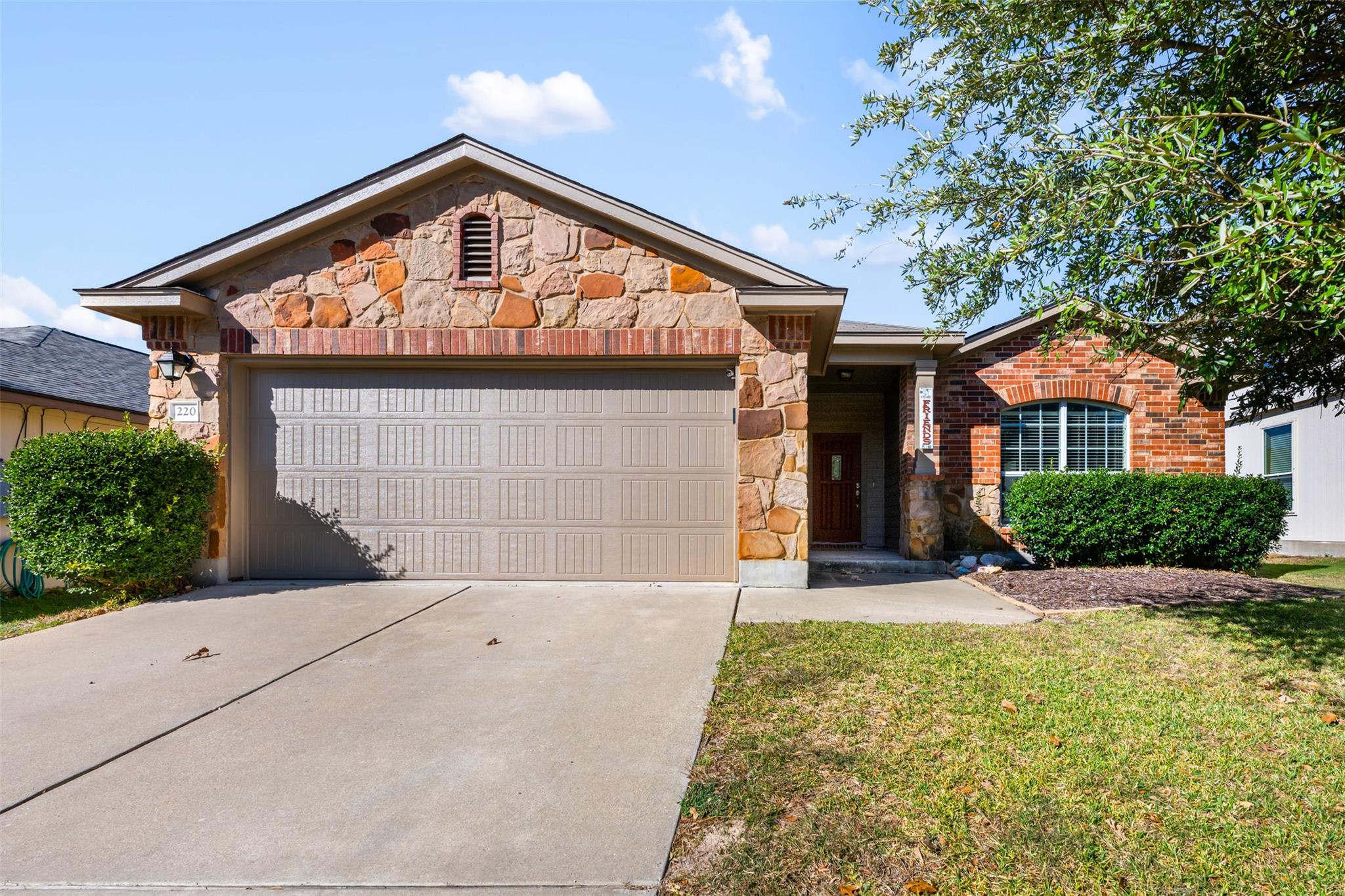 220 Bauxite Dr, Jarrell, TX 76537