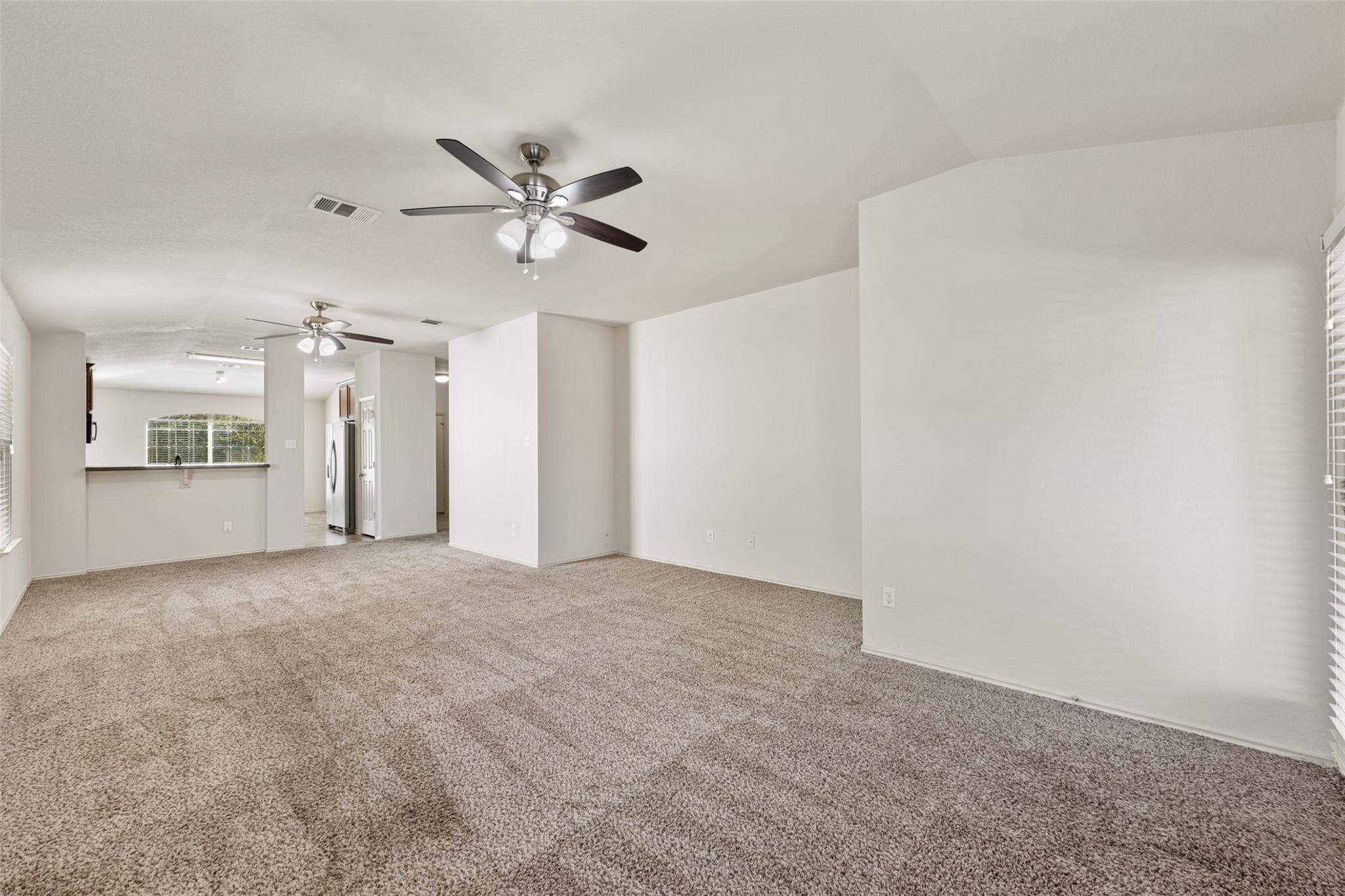 220 Bauxite Dr, Jarrell, TX 76537