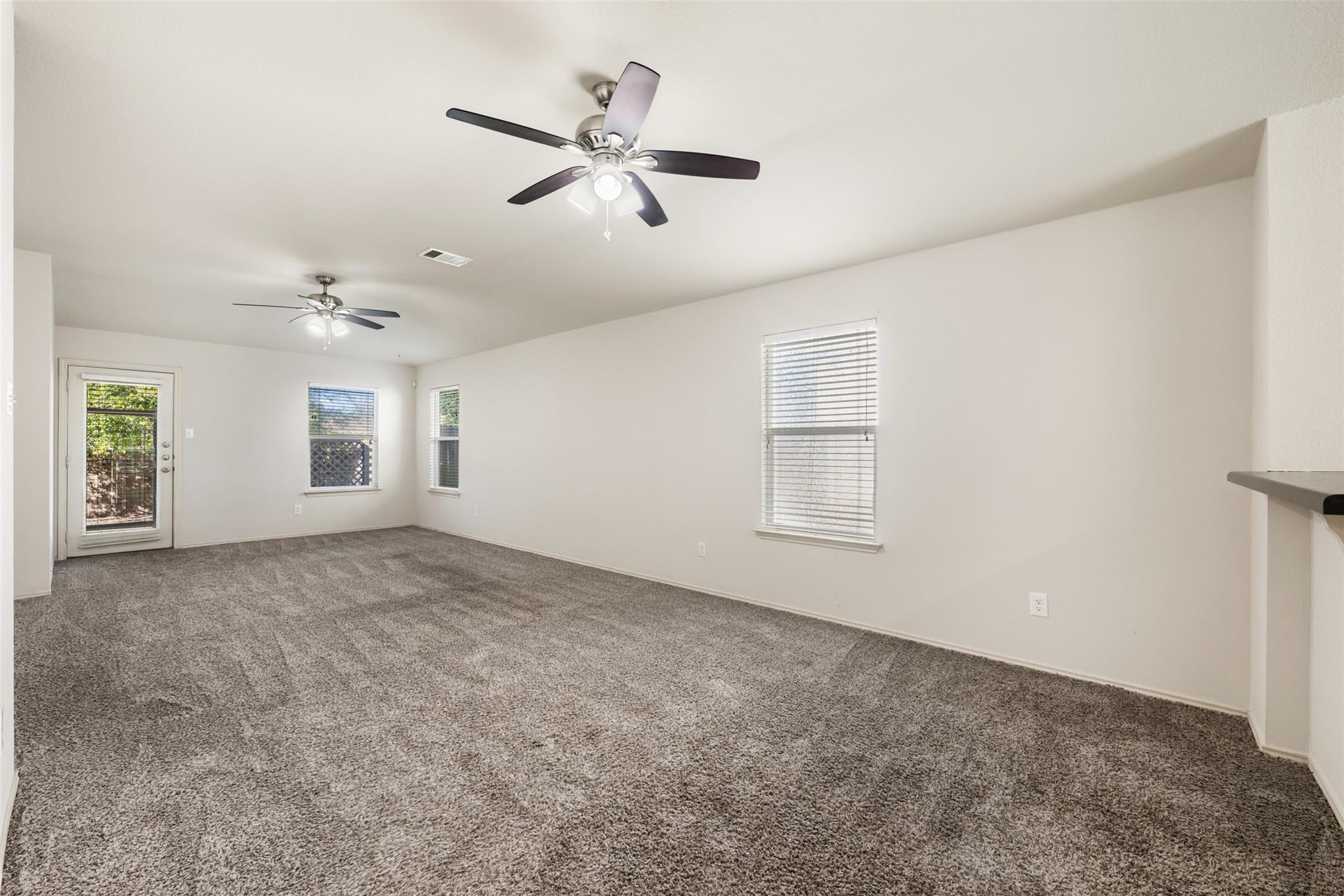 220 Bauxite Dr, Jarrell, TX 76537