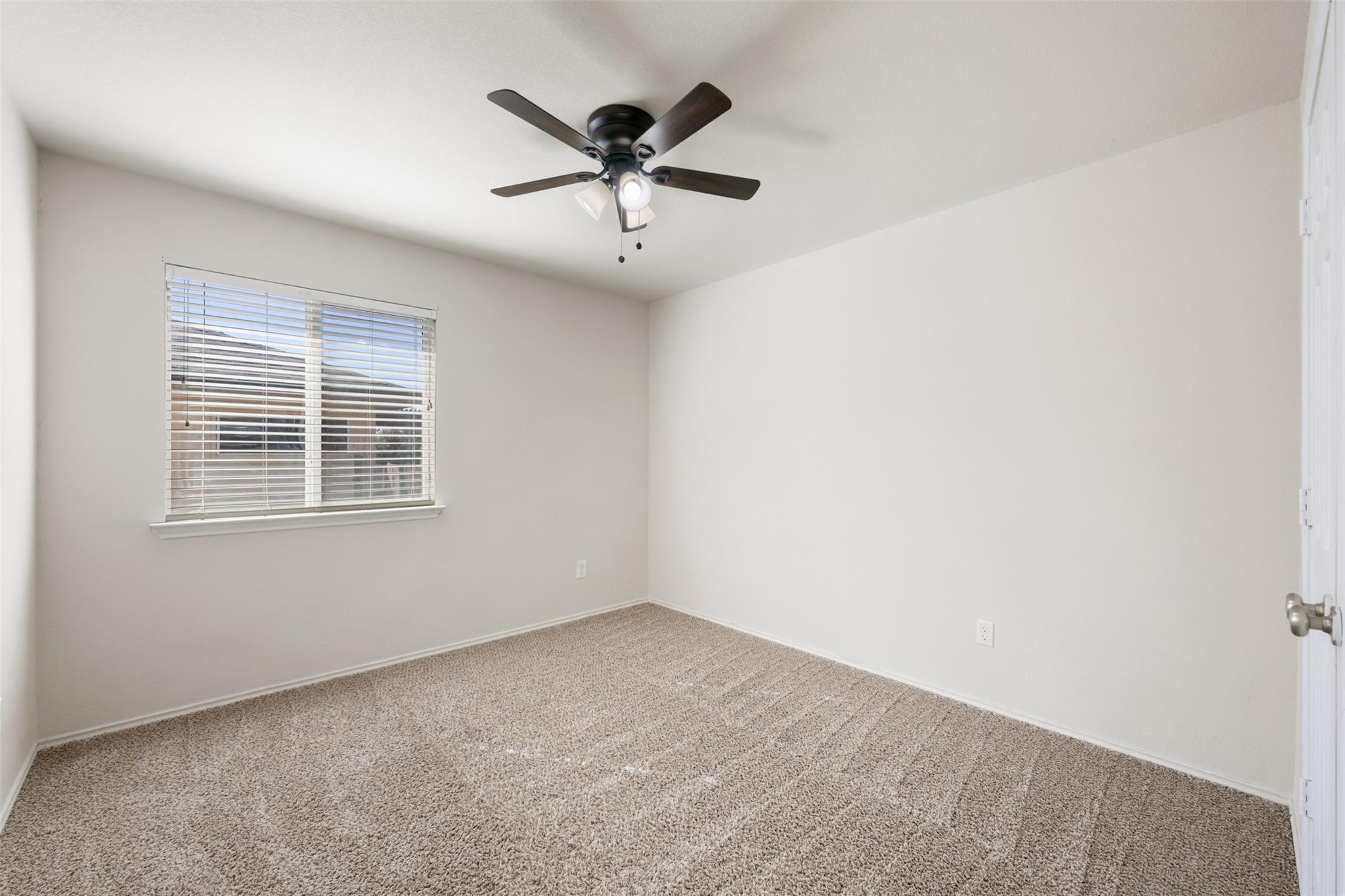 220 Bauxite Dr, Jarrell, TX 76537