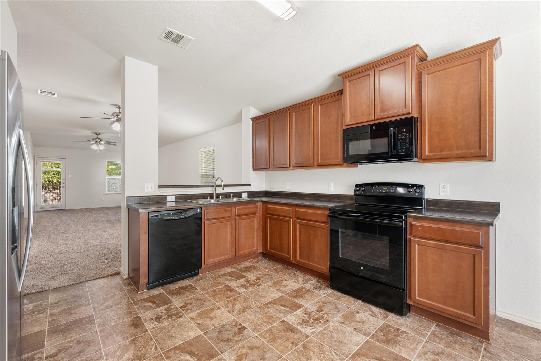 220 Bauxite Dr, Jarrell, TX 76537