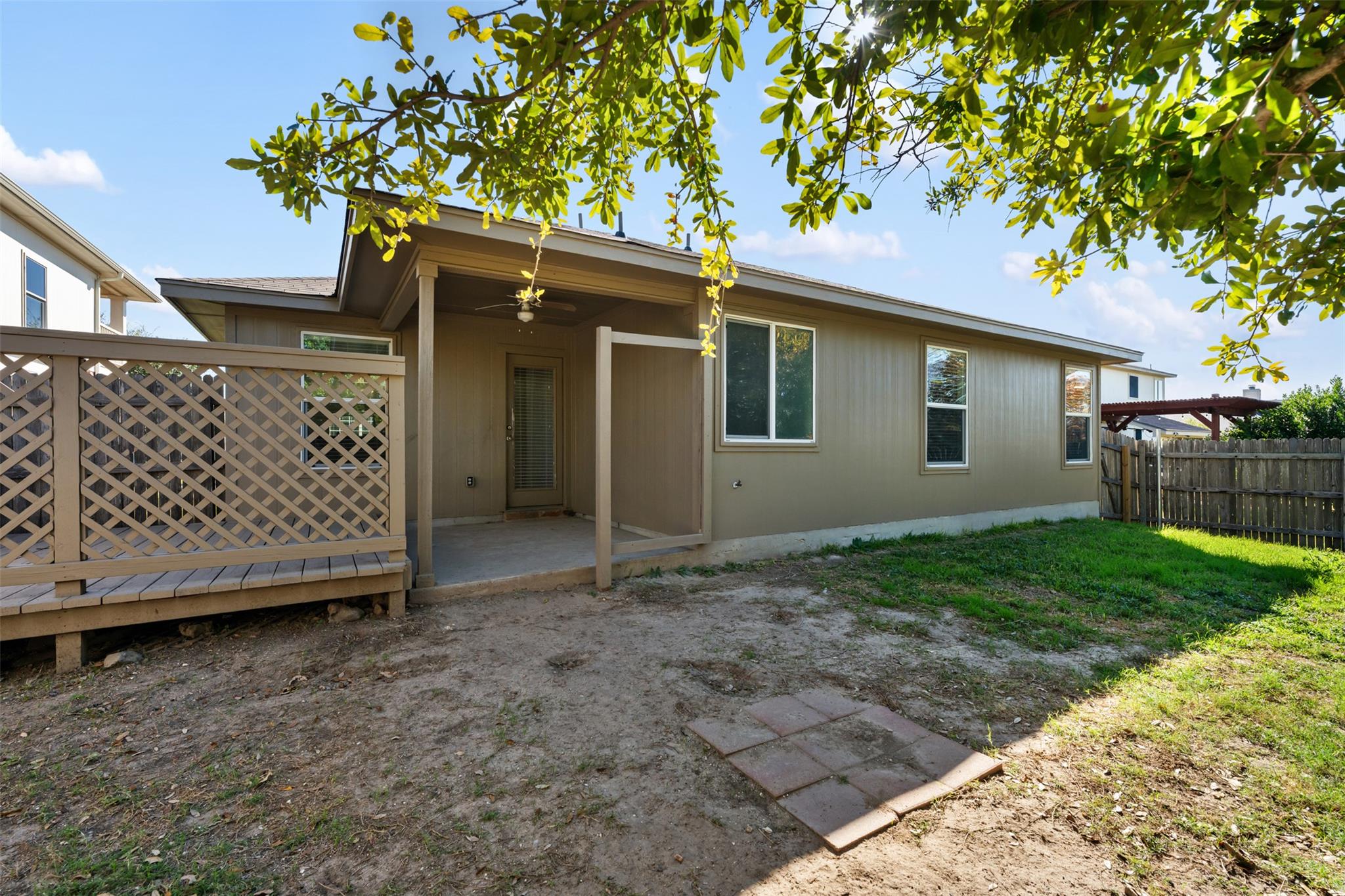 220 Bauxite Dr, Jarrell, TX 76537