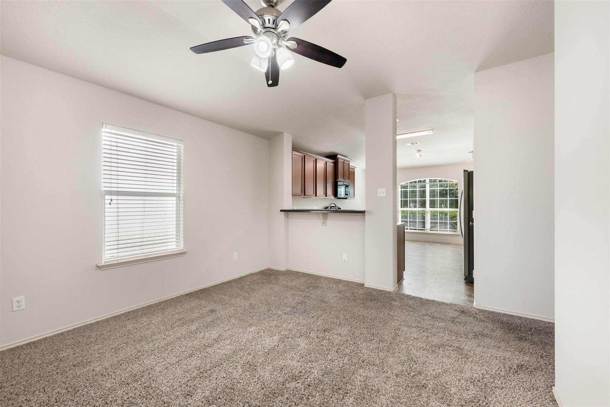 220 Bauxite Dr, Jarrell, TX 76537