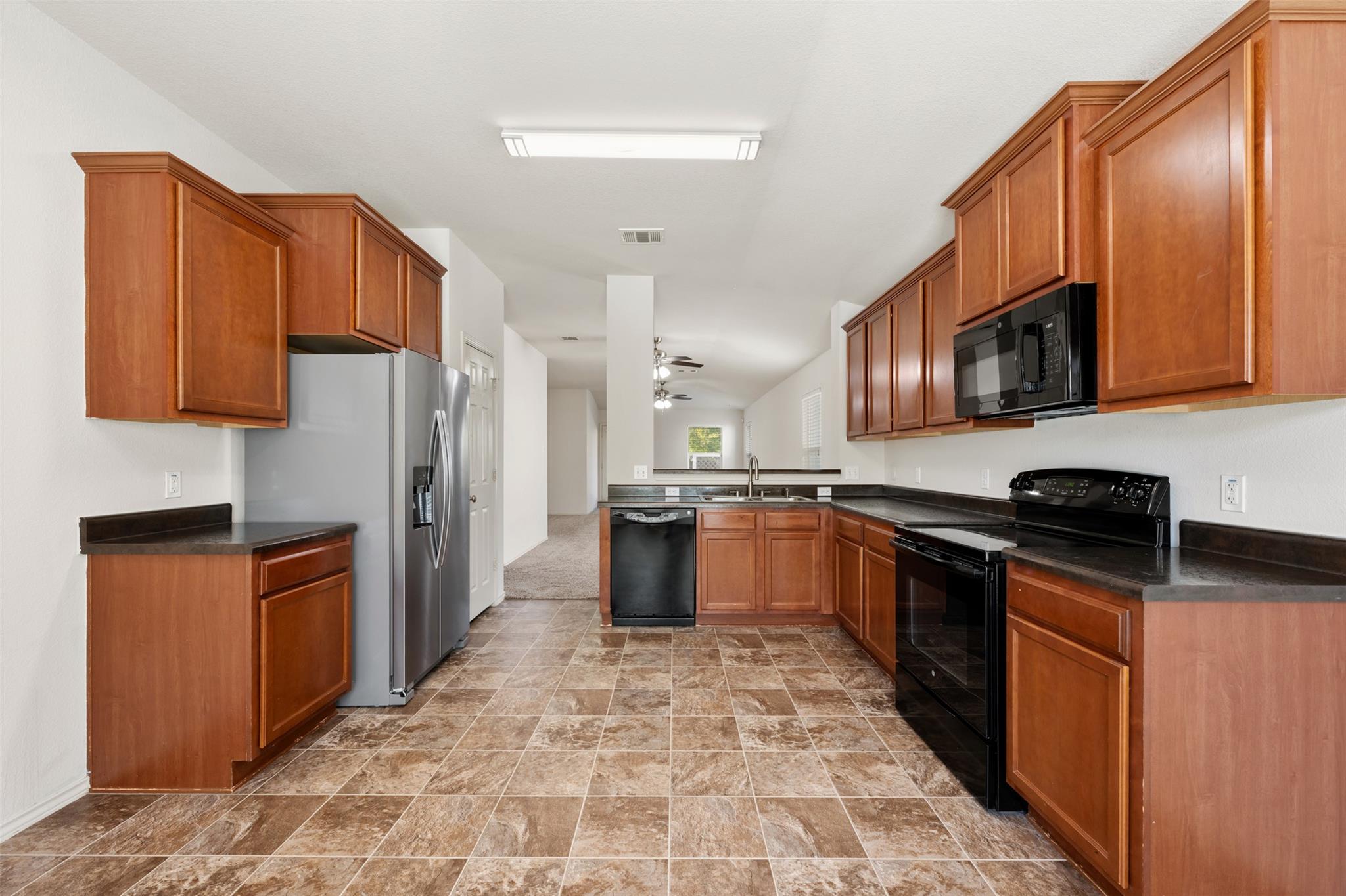 220 Bauxite Dr, Jarrell, TX 76537