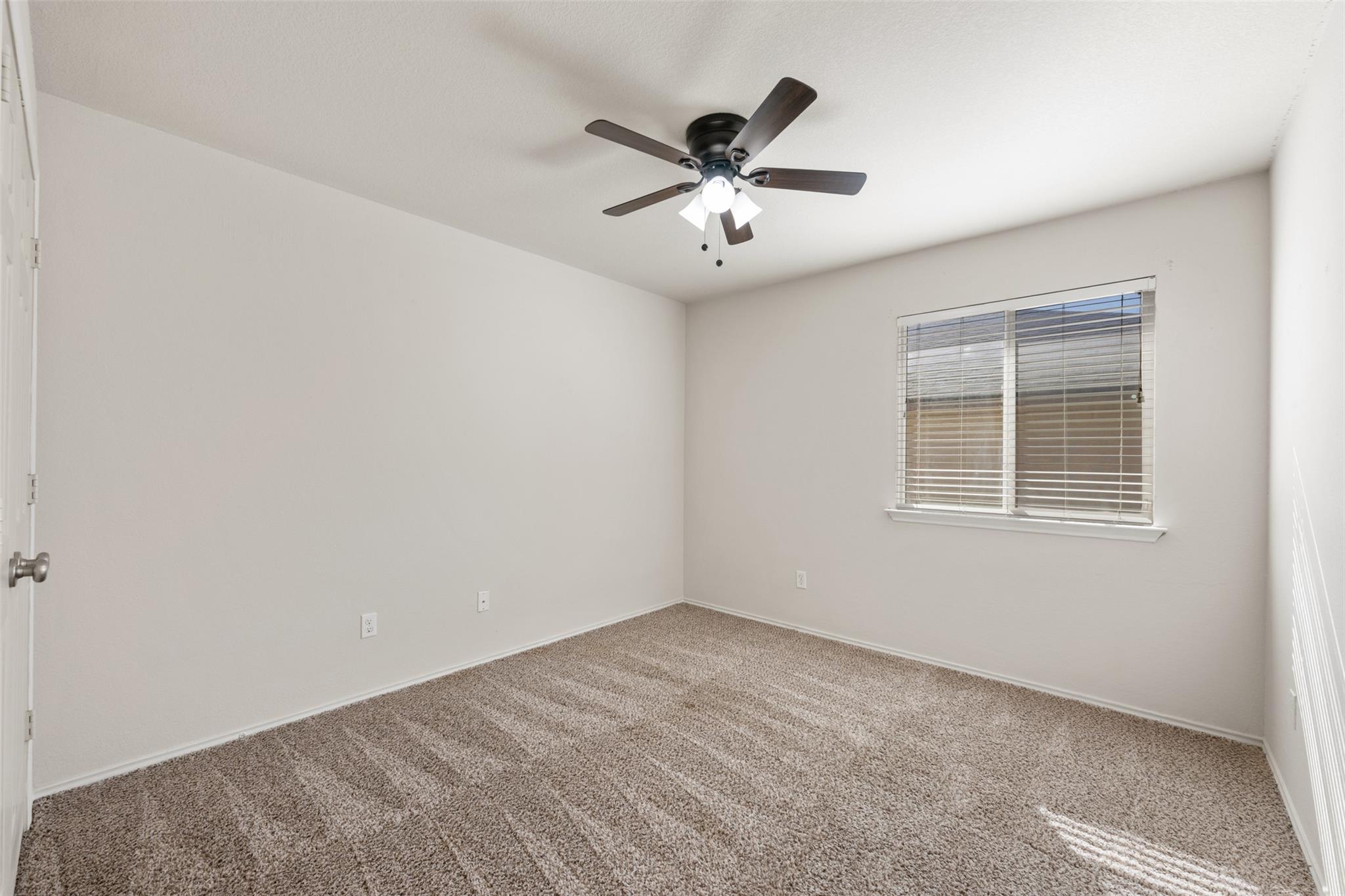 220 Bauxite Dr, Jarrell, TX 76537