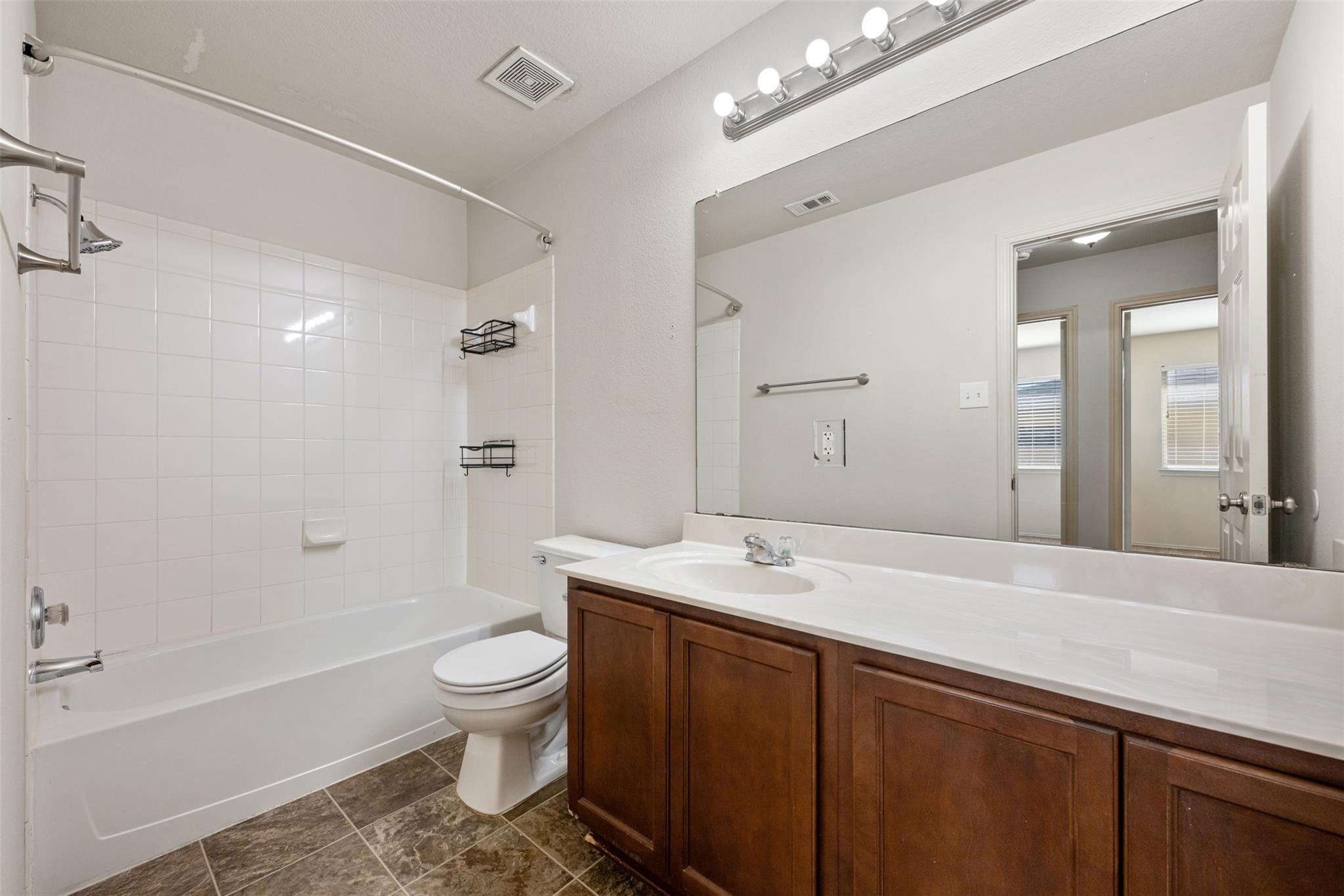 220 Bauxite Dr, Jarrell, TX 76537