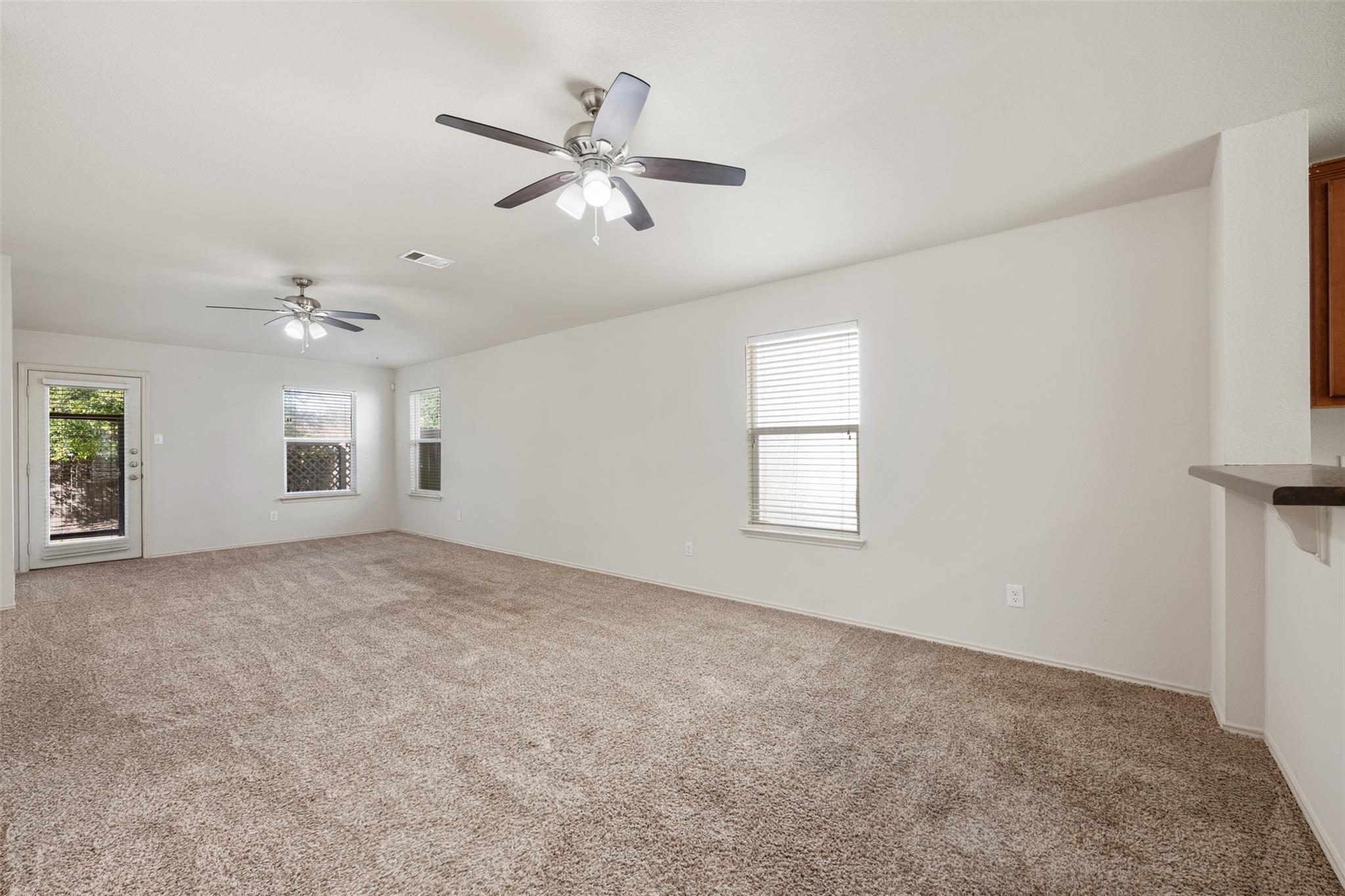 220 Bauxite Dr, Jarrell, TX 76537