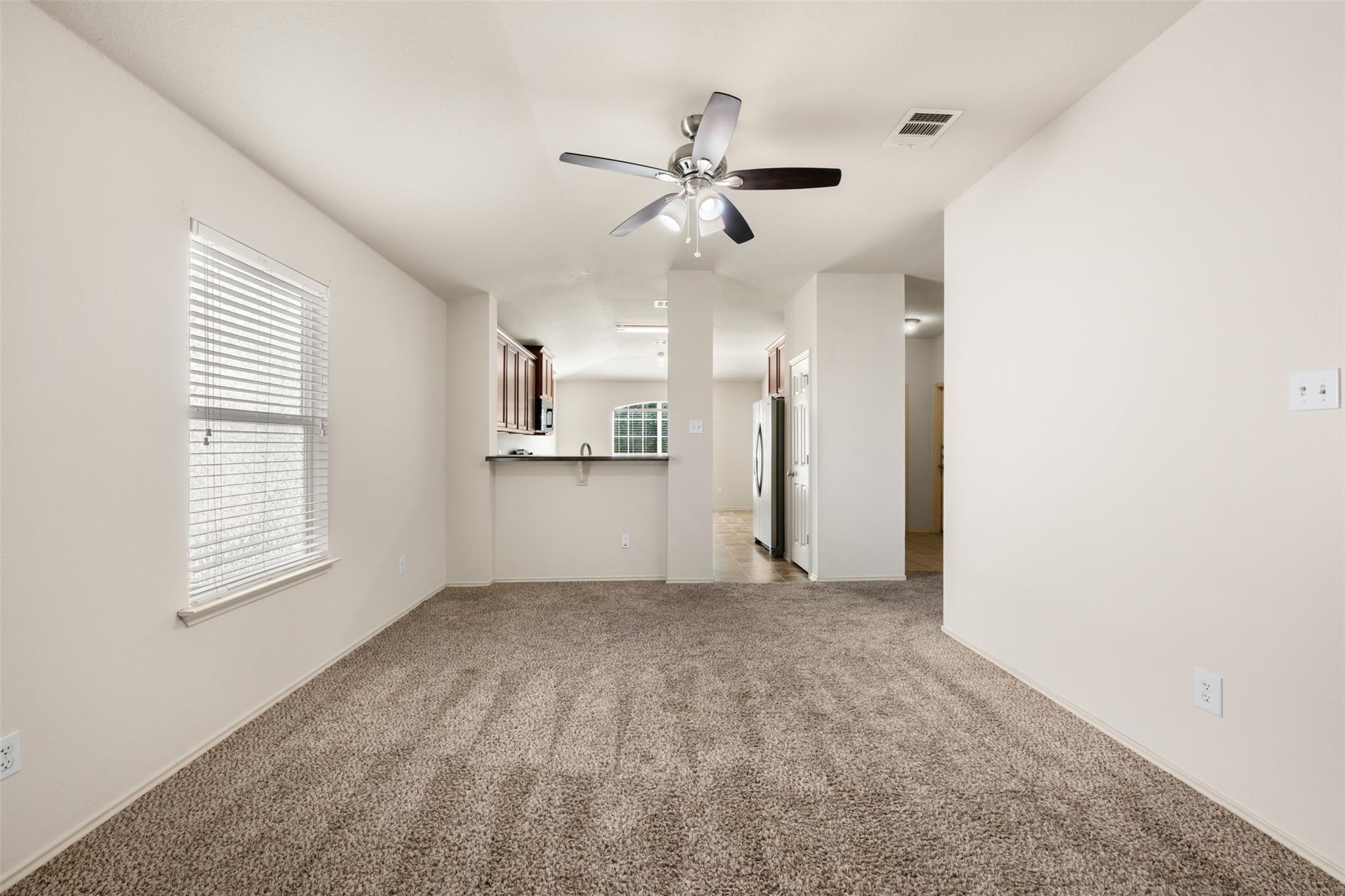 220 Bauxite Dr, Jarrell, TX 76537