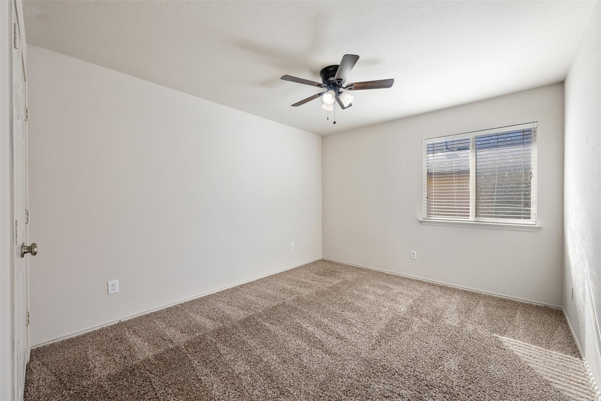 220 Bauxite Dr, Jarrell, TX 76537