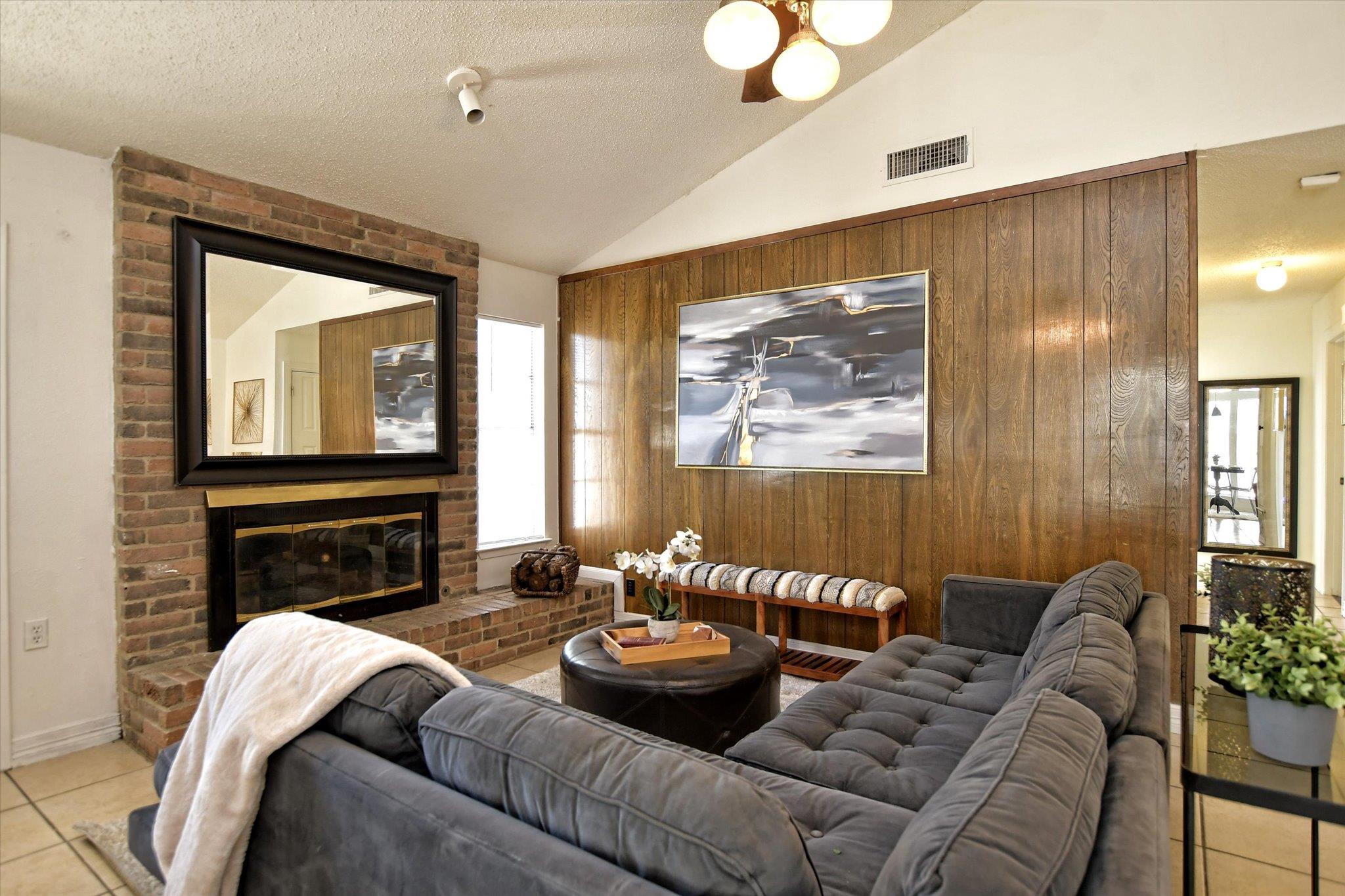 621 Buckskin Dr, Round Rock, TX 78681