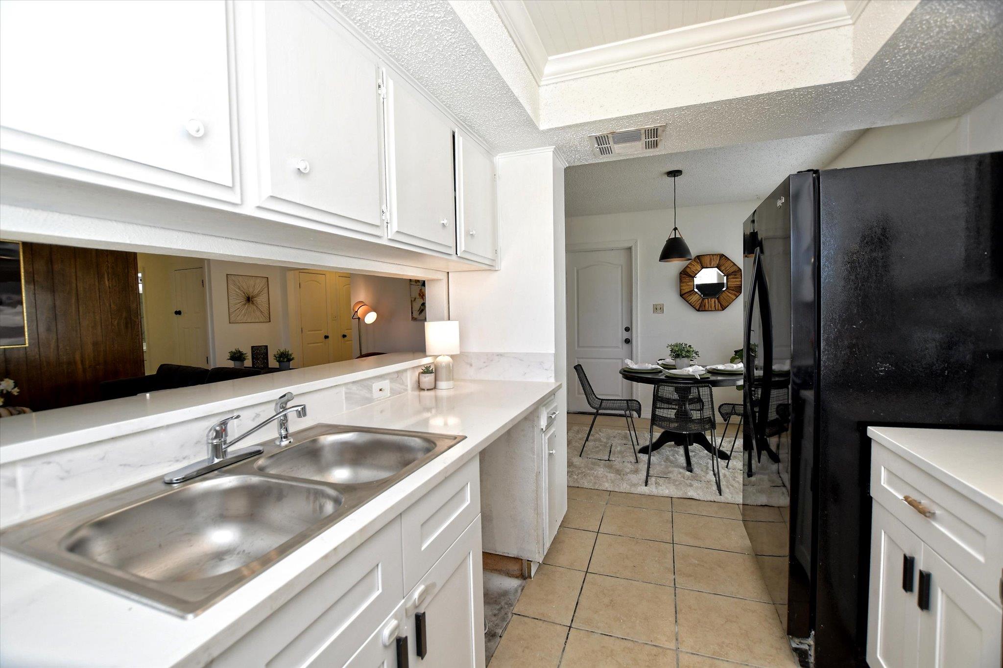 621 Buckskin Dr, Round Rock, TX 78681