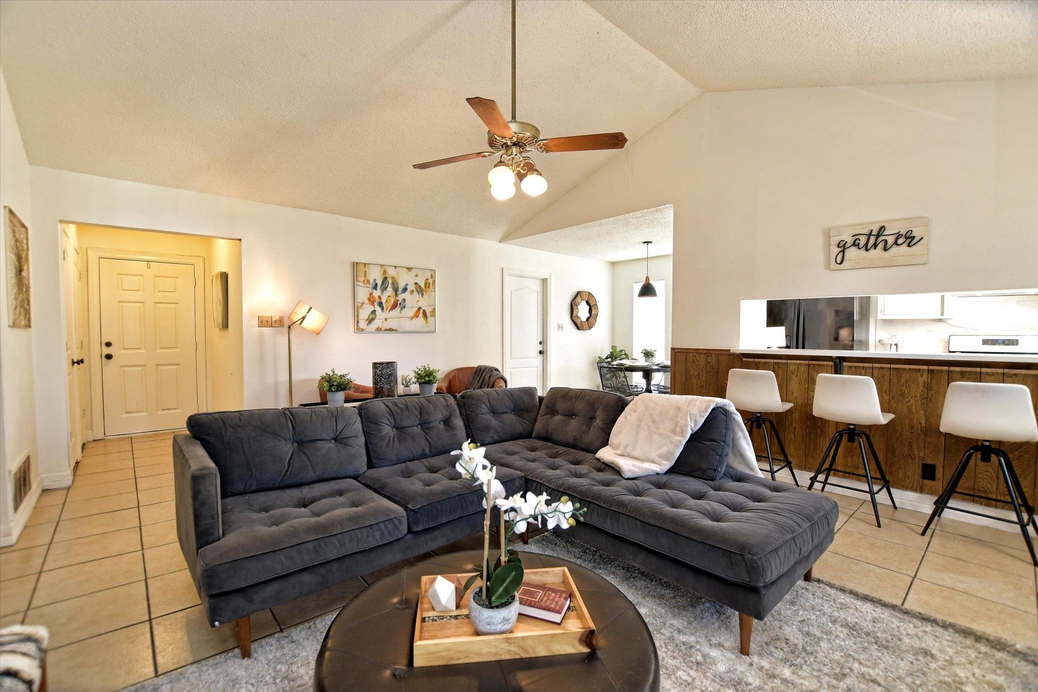 621 Buckskin Dr, Round Rock, TX 78681