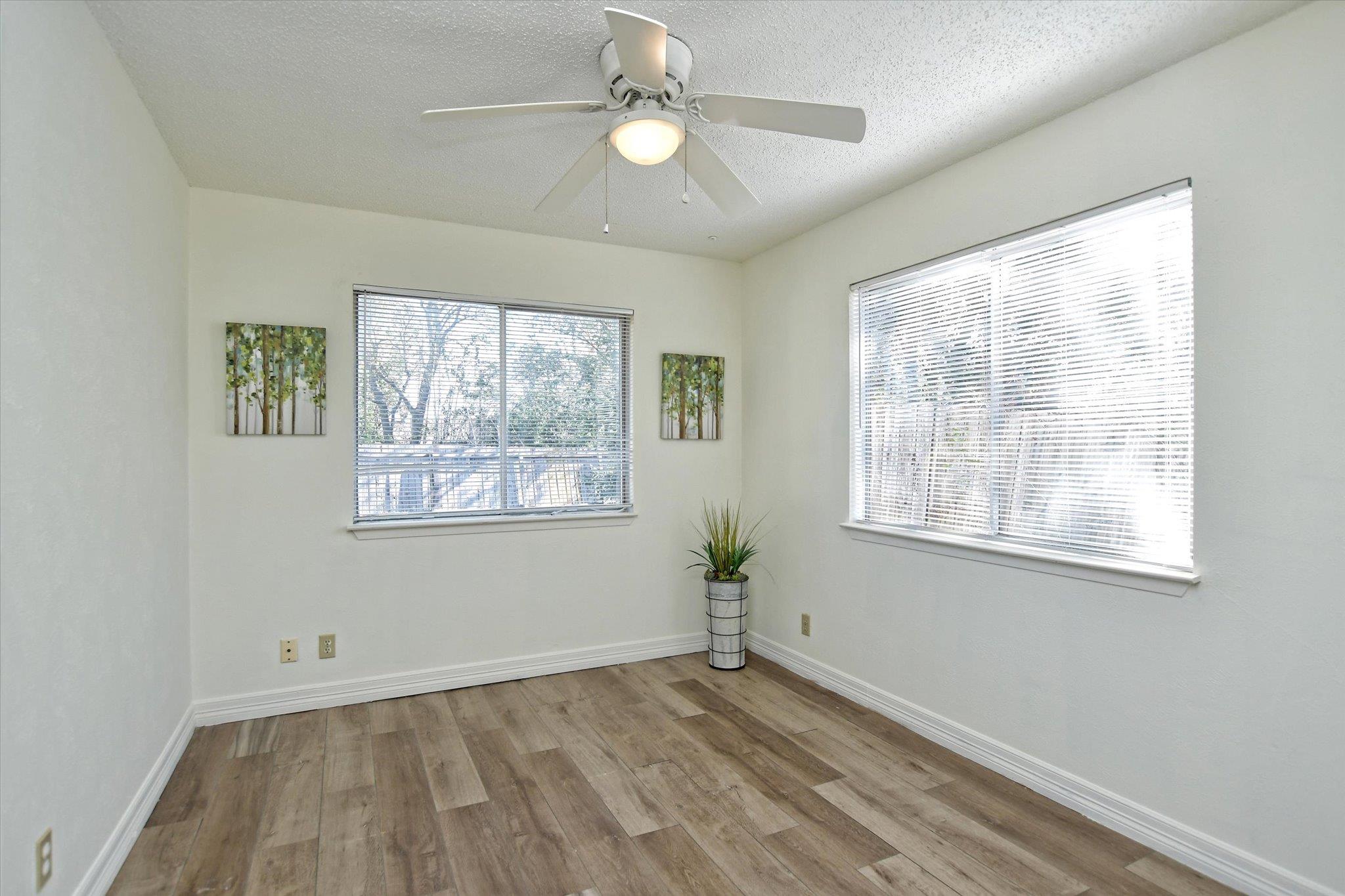 621 Buckskin Dr, Round Rock, TX 78681