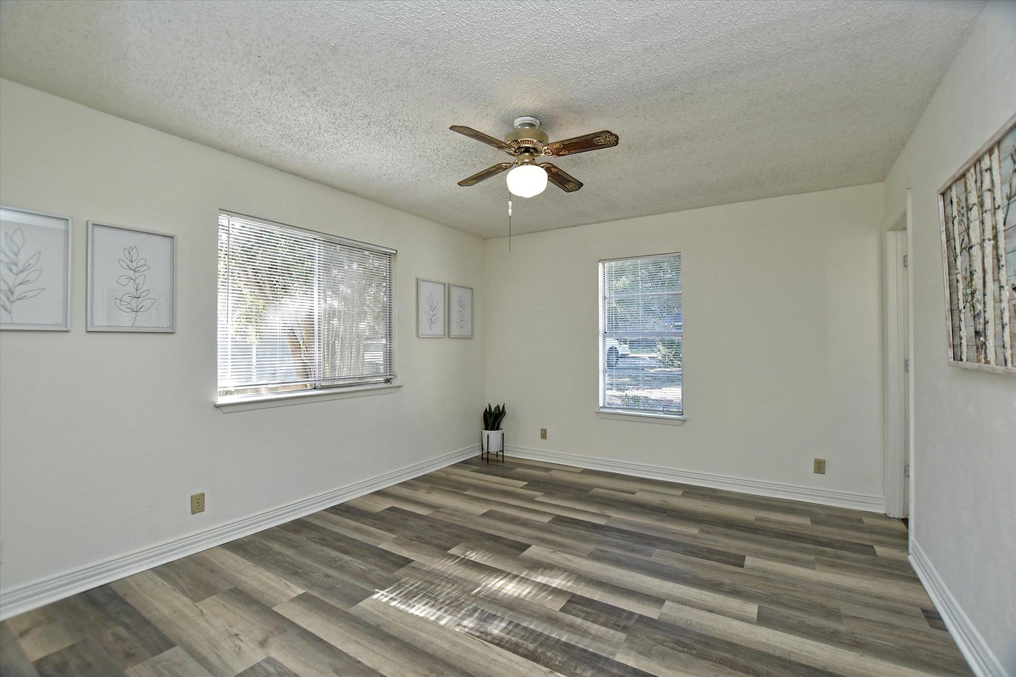 621 Buckskin Dr, Round Rock, TX 78681