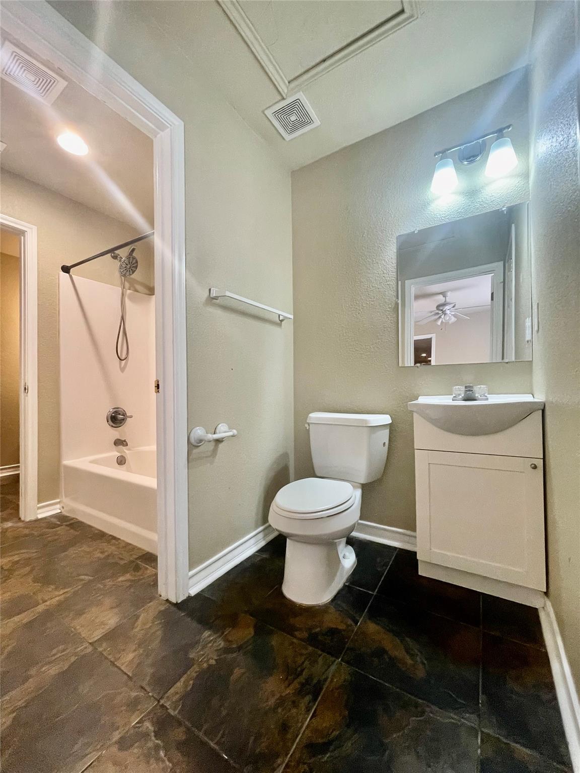 521 & 525 W Hutchison St, San Marcos, TX 78666