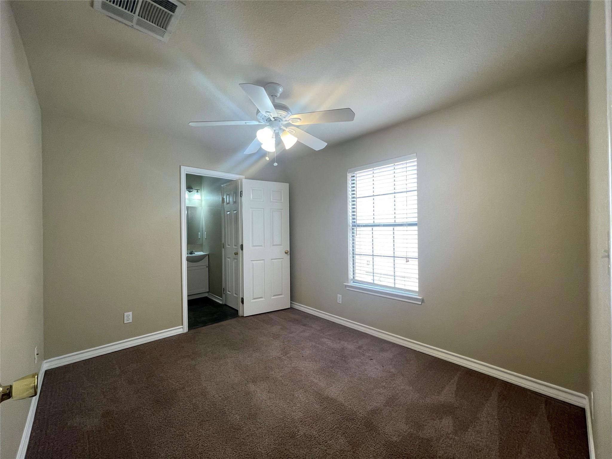 521 & 525 W Hutchison St, San Marcos, TX 78666