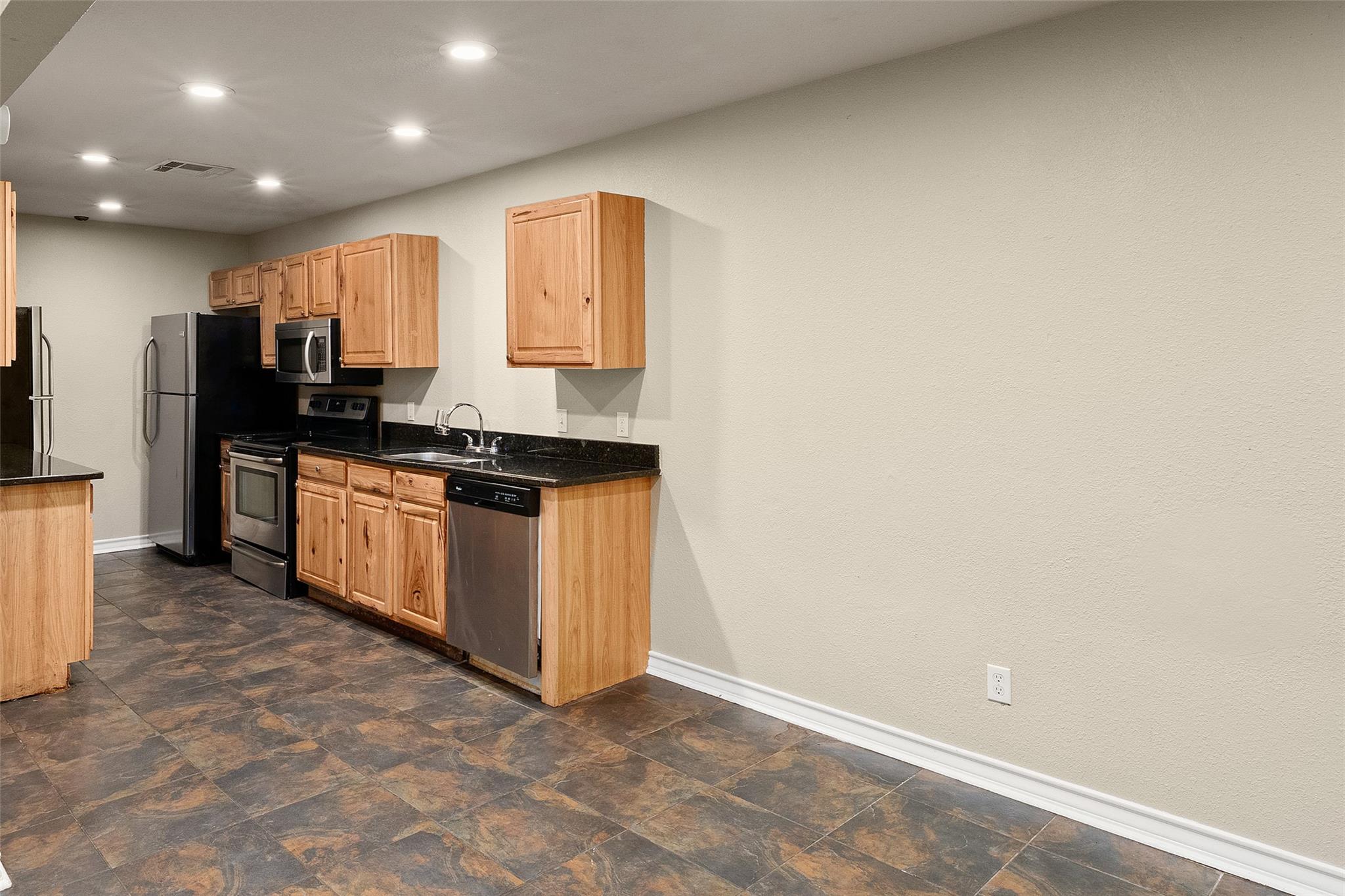 521 & 525 W Hutchison St, San Marcos, TX 78666