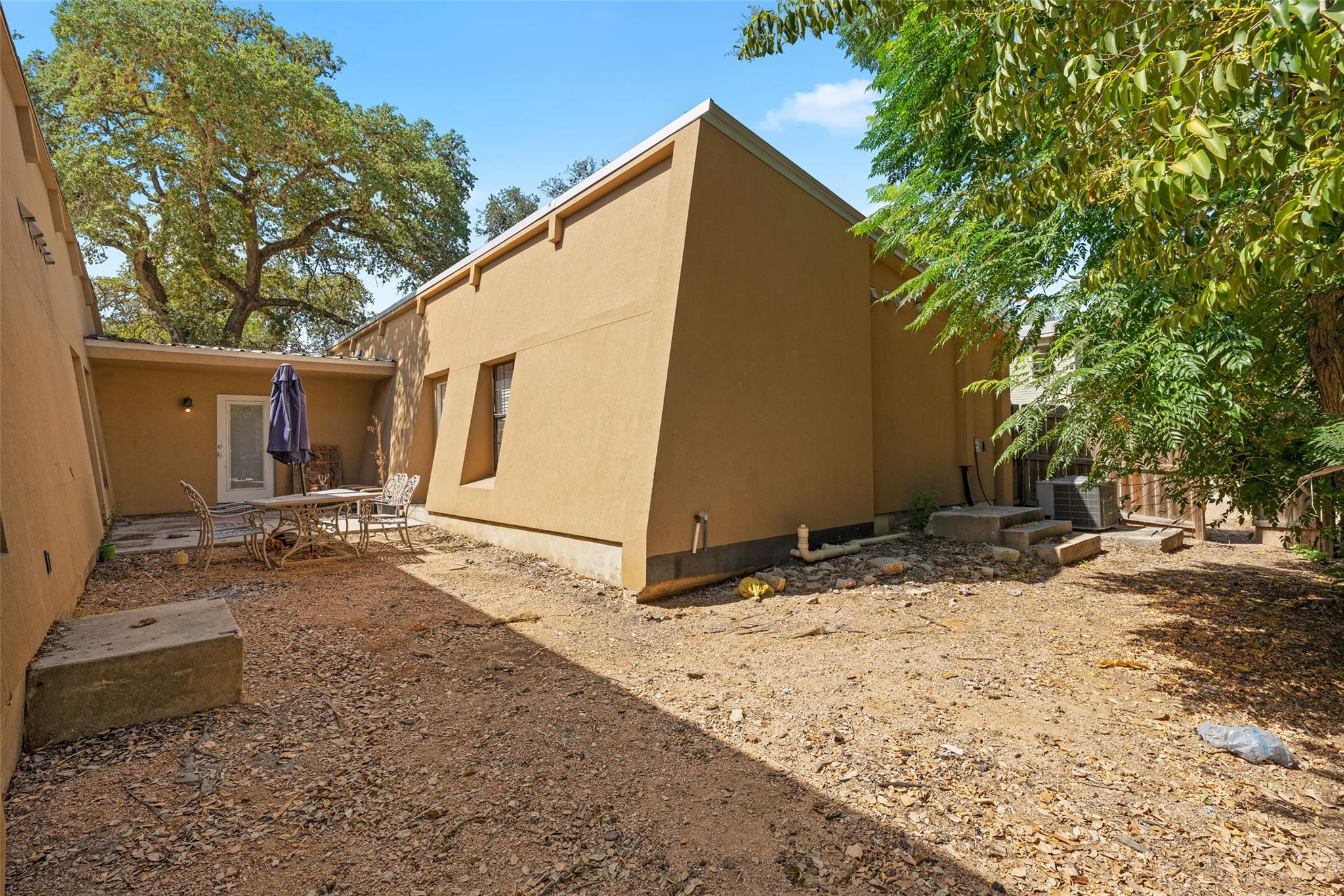 521 & 525 W Hutchison St, San Marcos, TX 78666