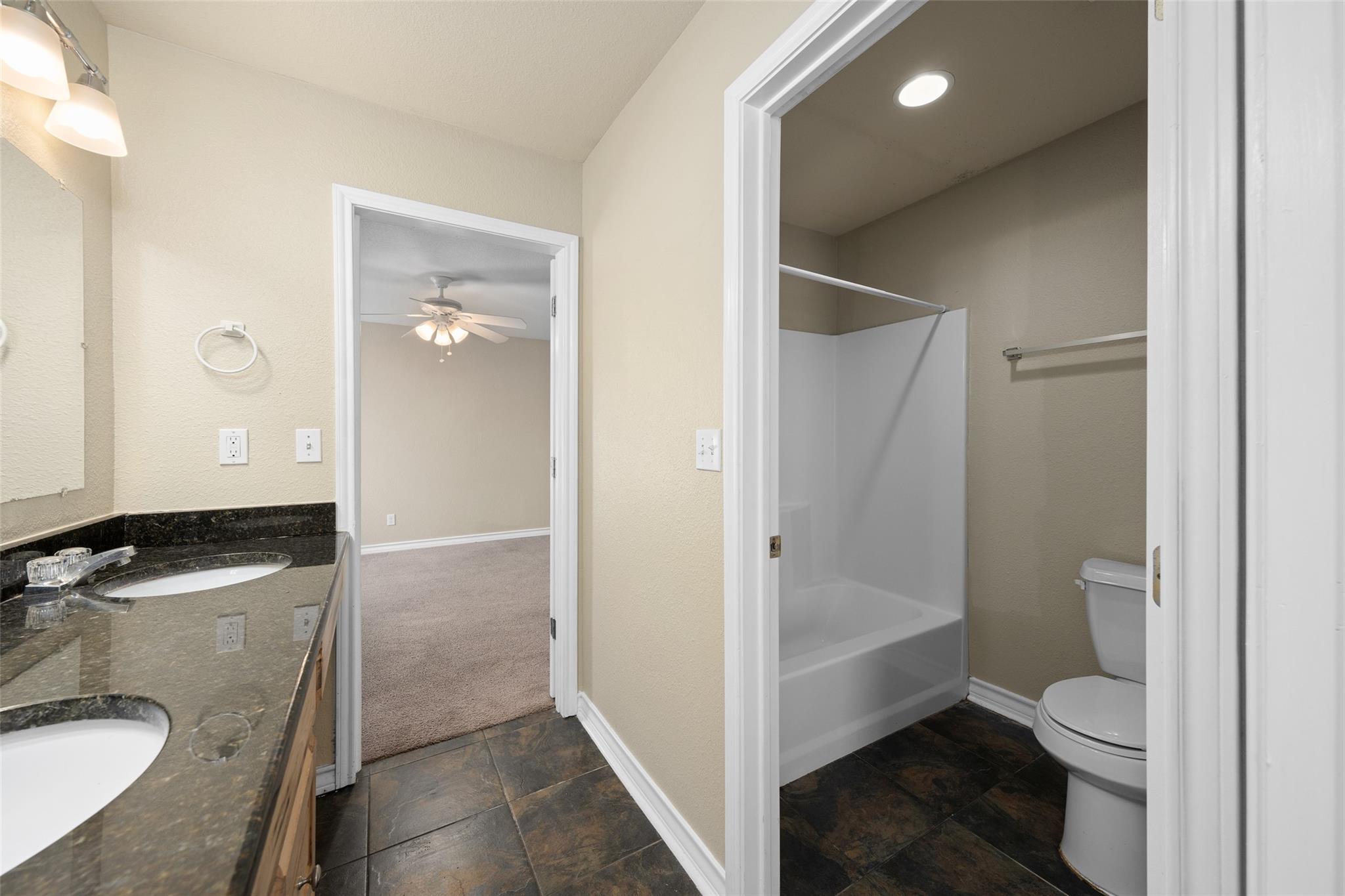 521 & 525 W Hutchison St, San Marcos, TX 78666