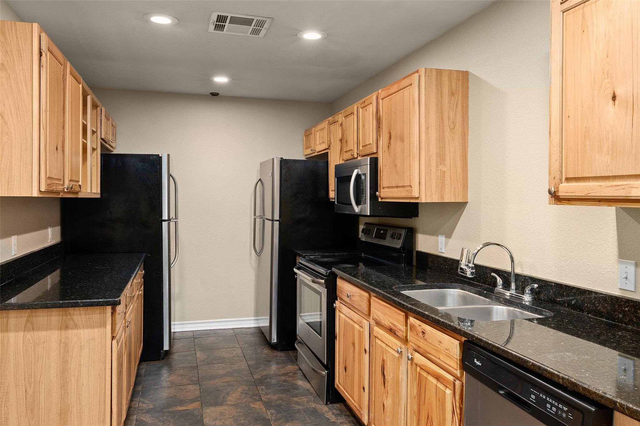 521 & 525 W Hutchison St, San Marcos, TX 78666