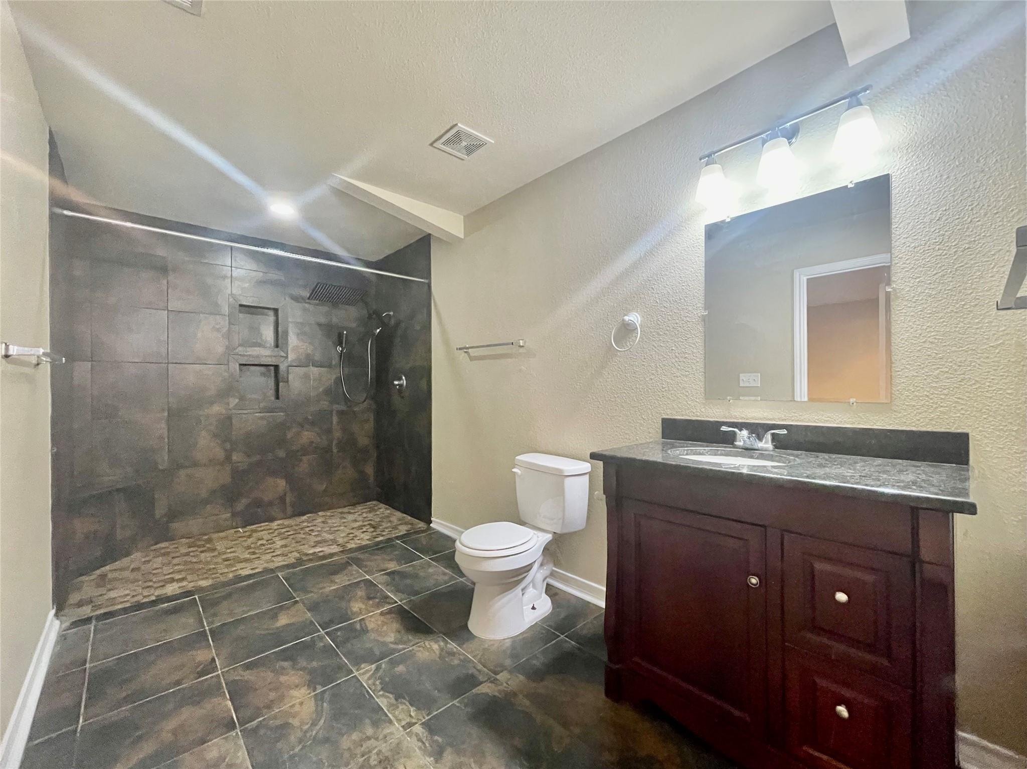 521 & 525 W Hutchison St, San Marcos, TX 78666