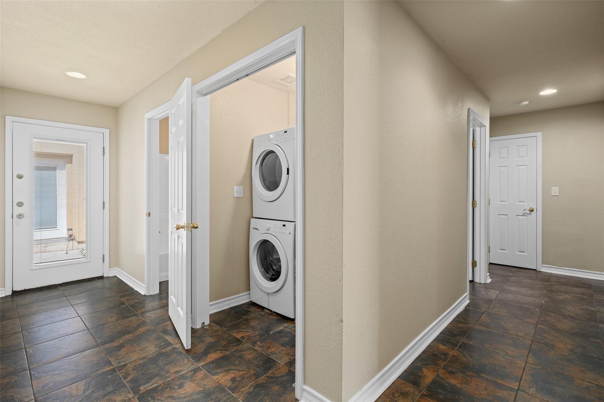 521 & 525 W Hutchison St, San Marcos, TX 78666