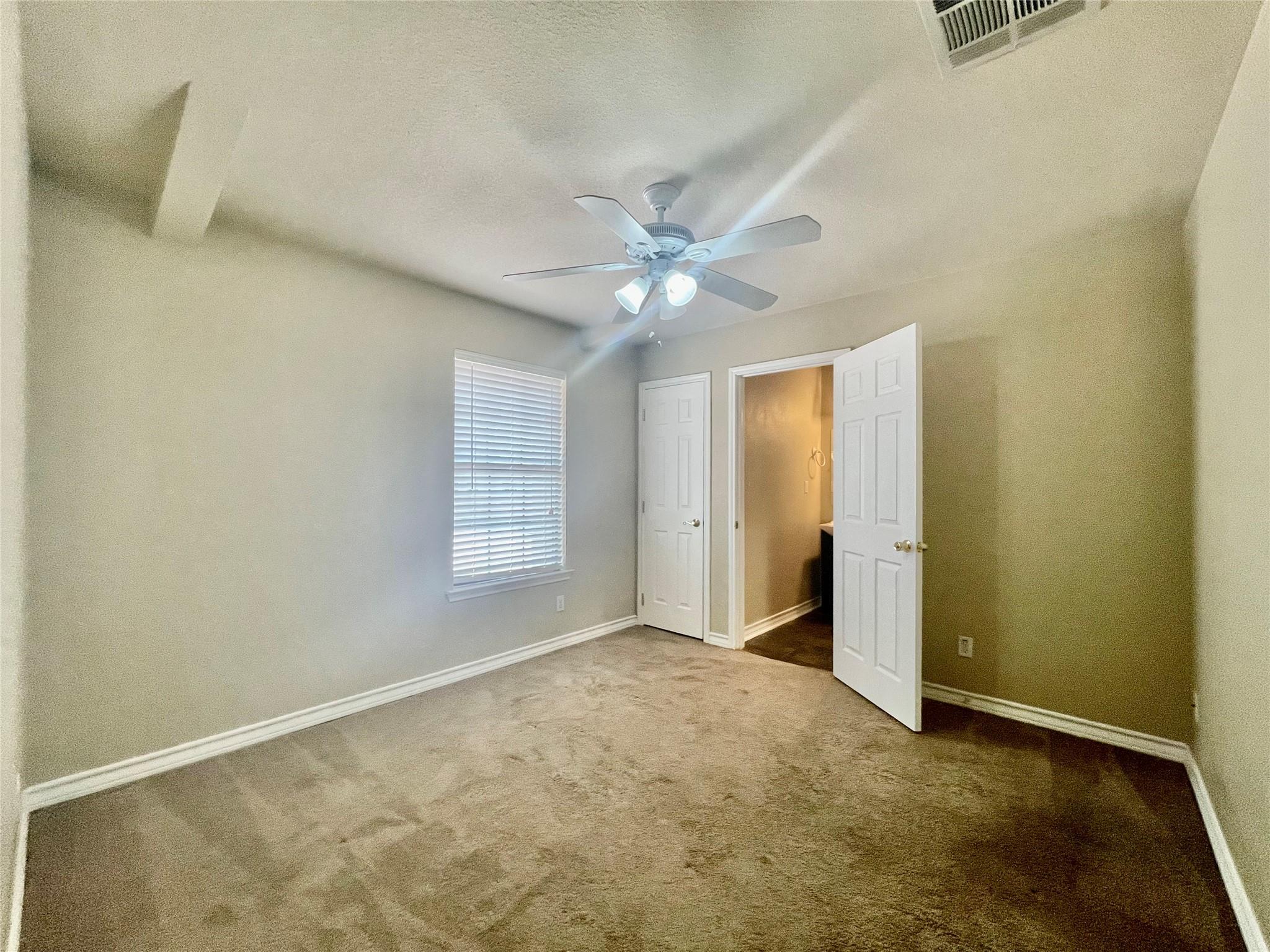 521 & 525 W Hutchison St, San Marcos, TX 78666