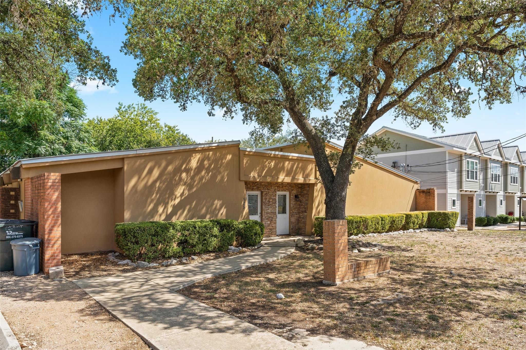 521 & 525 W Hutchison St, San Marcos, TX 78666