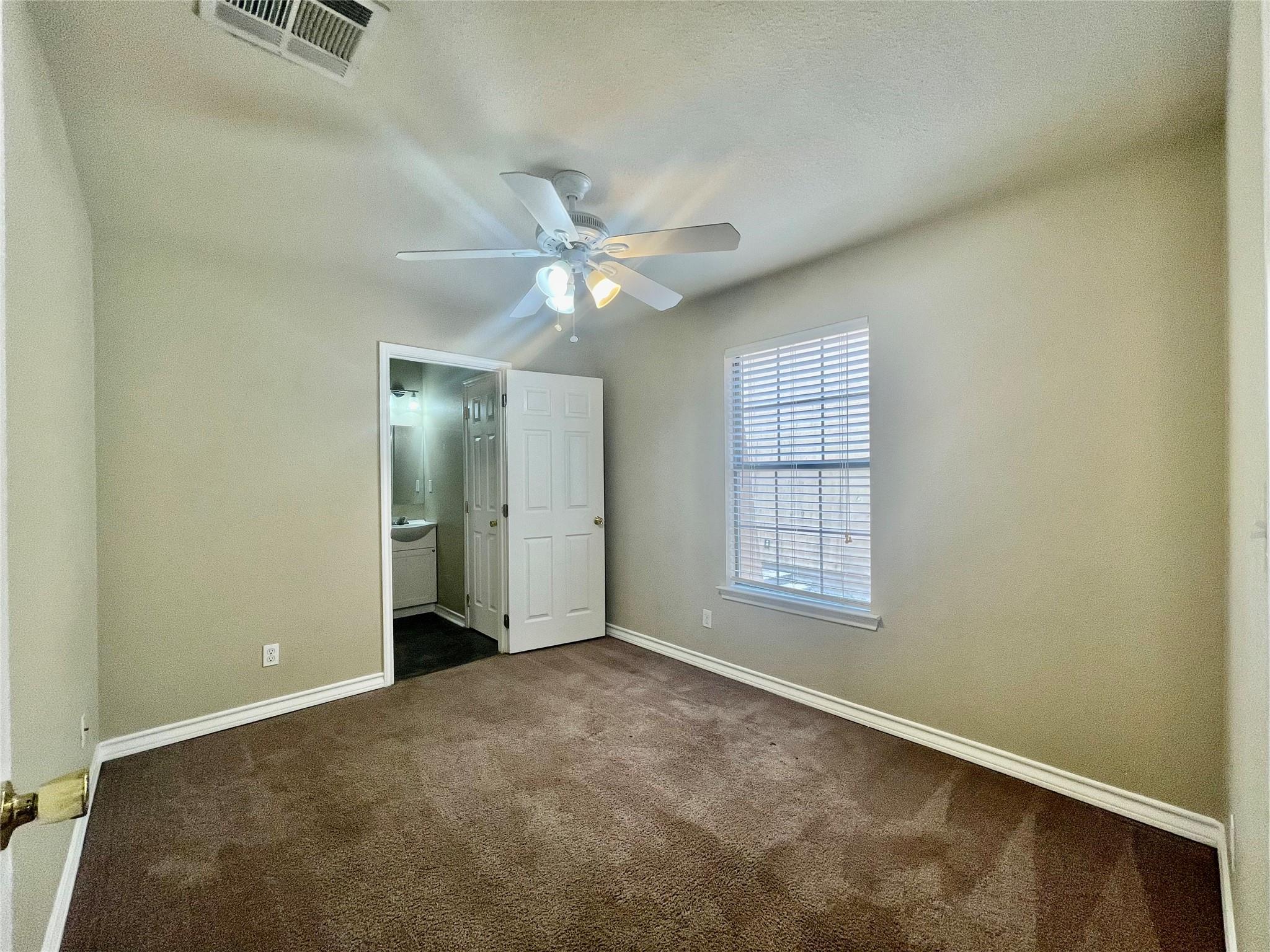 521 & 525 W Hutchison St, San Marcos, TX 78666