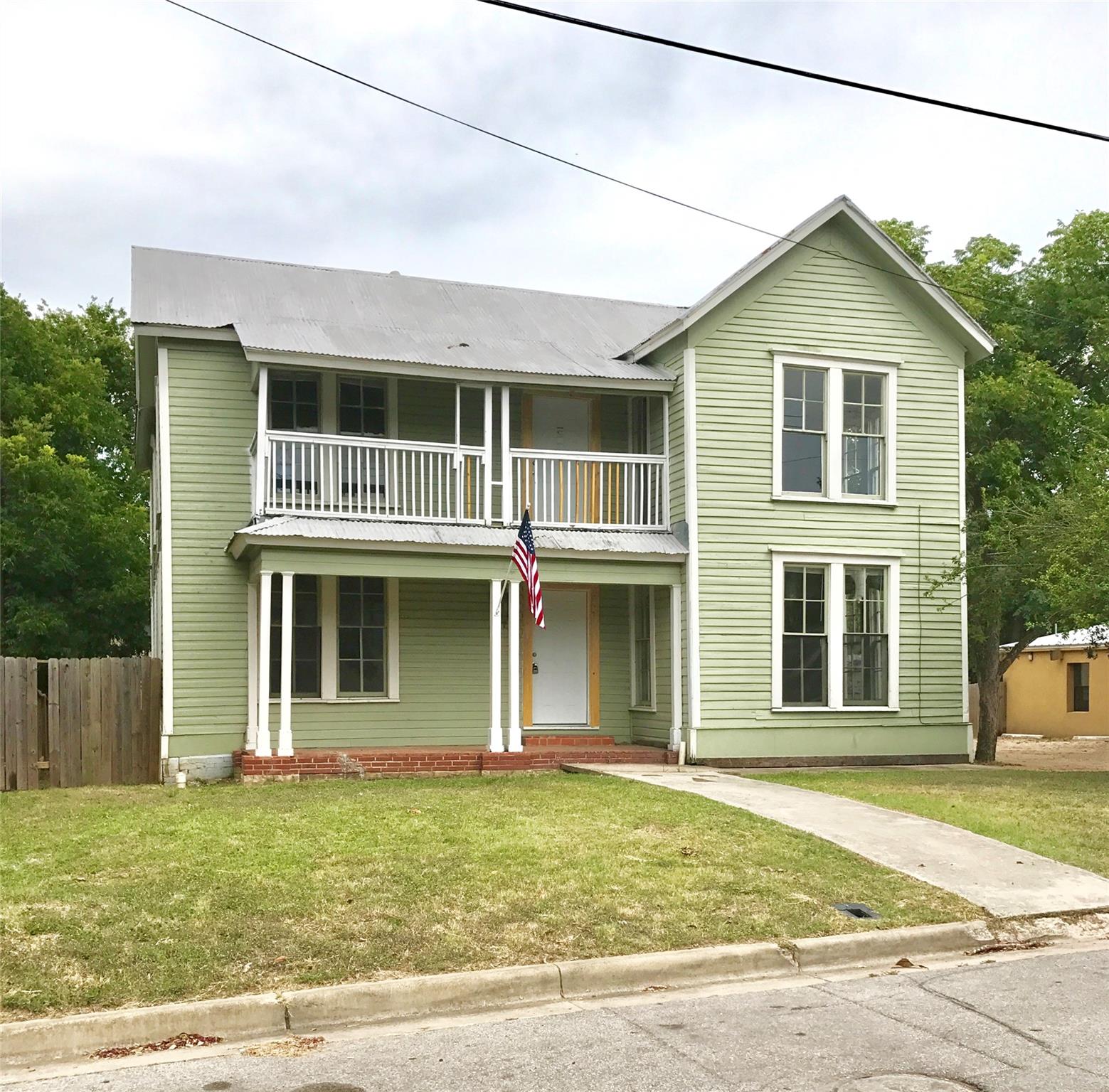 521 & 525 W Hutchison St, San Marcos, TX 78666