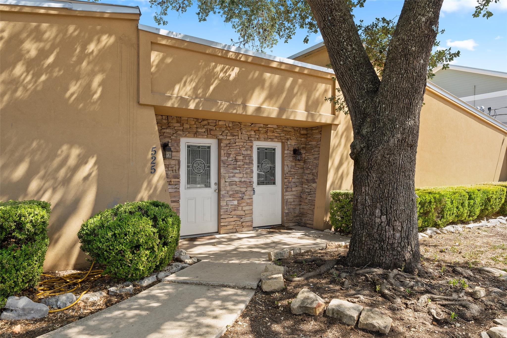 521 & 525 W Hutchison St, San Marcos, TX 78666