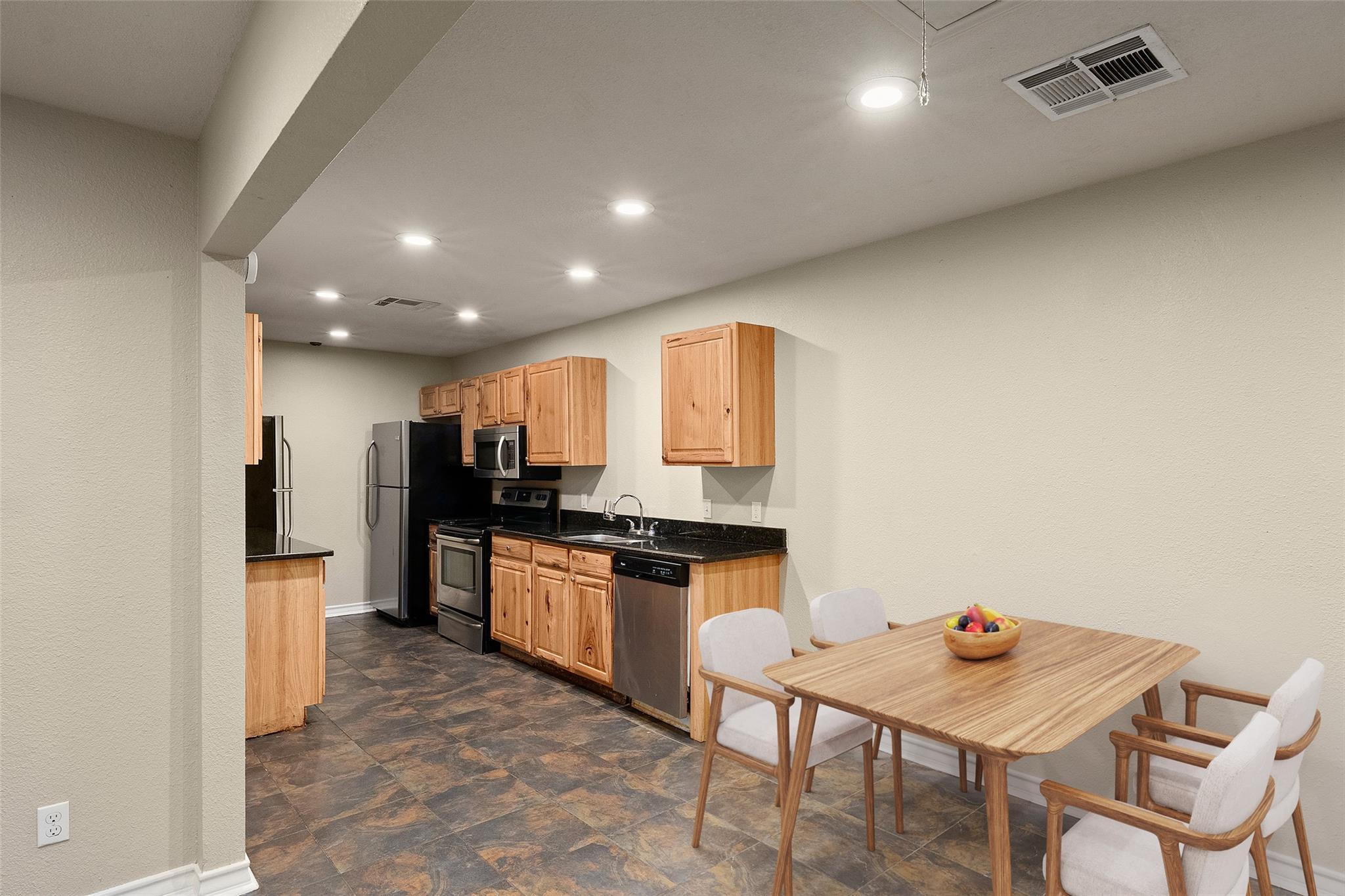 521 & 525 W Hutchison St, San Marcos, TX 78666