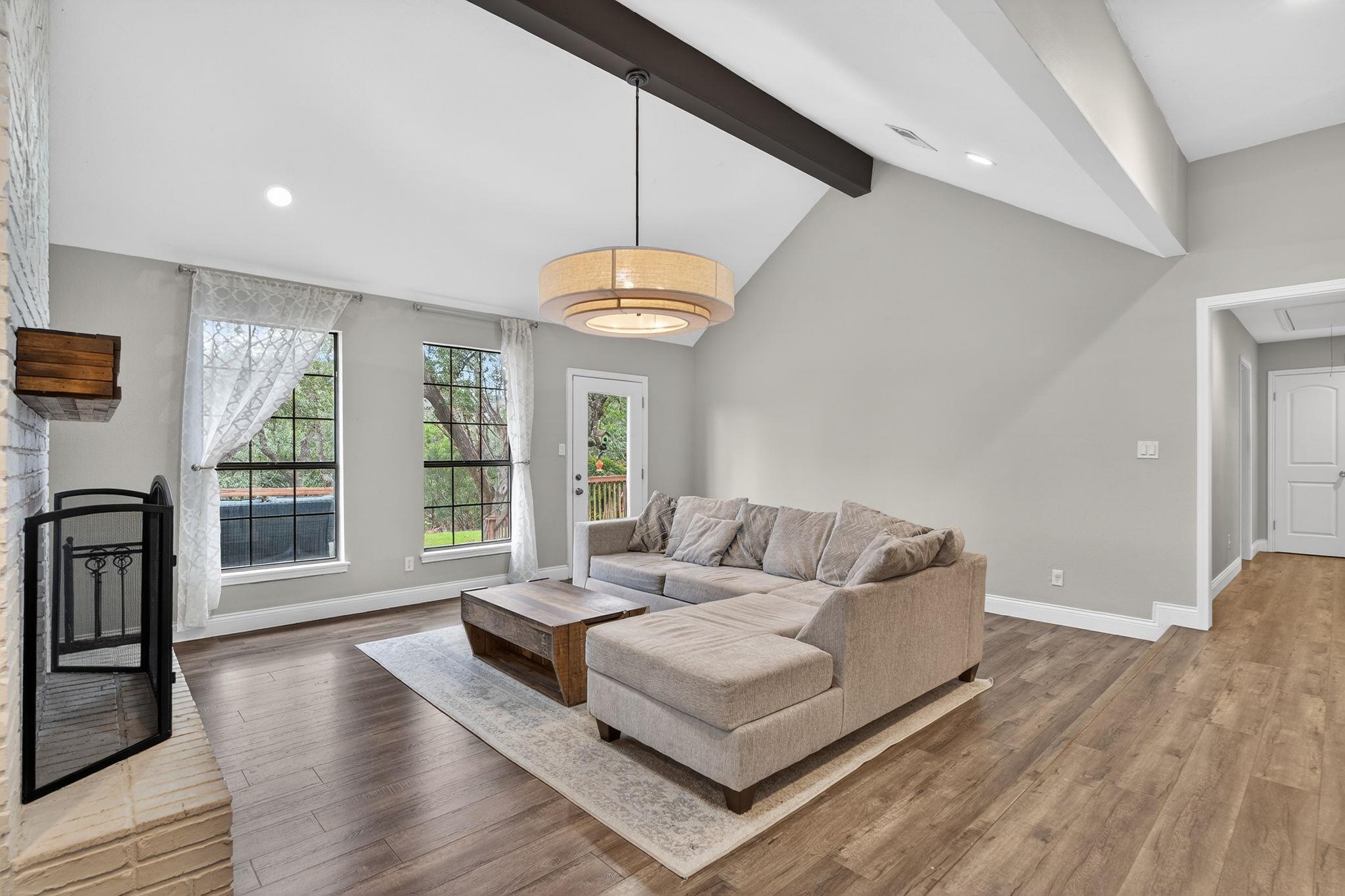 128 Long Wood Ave, Lakeway, TX 78734