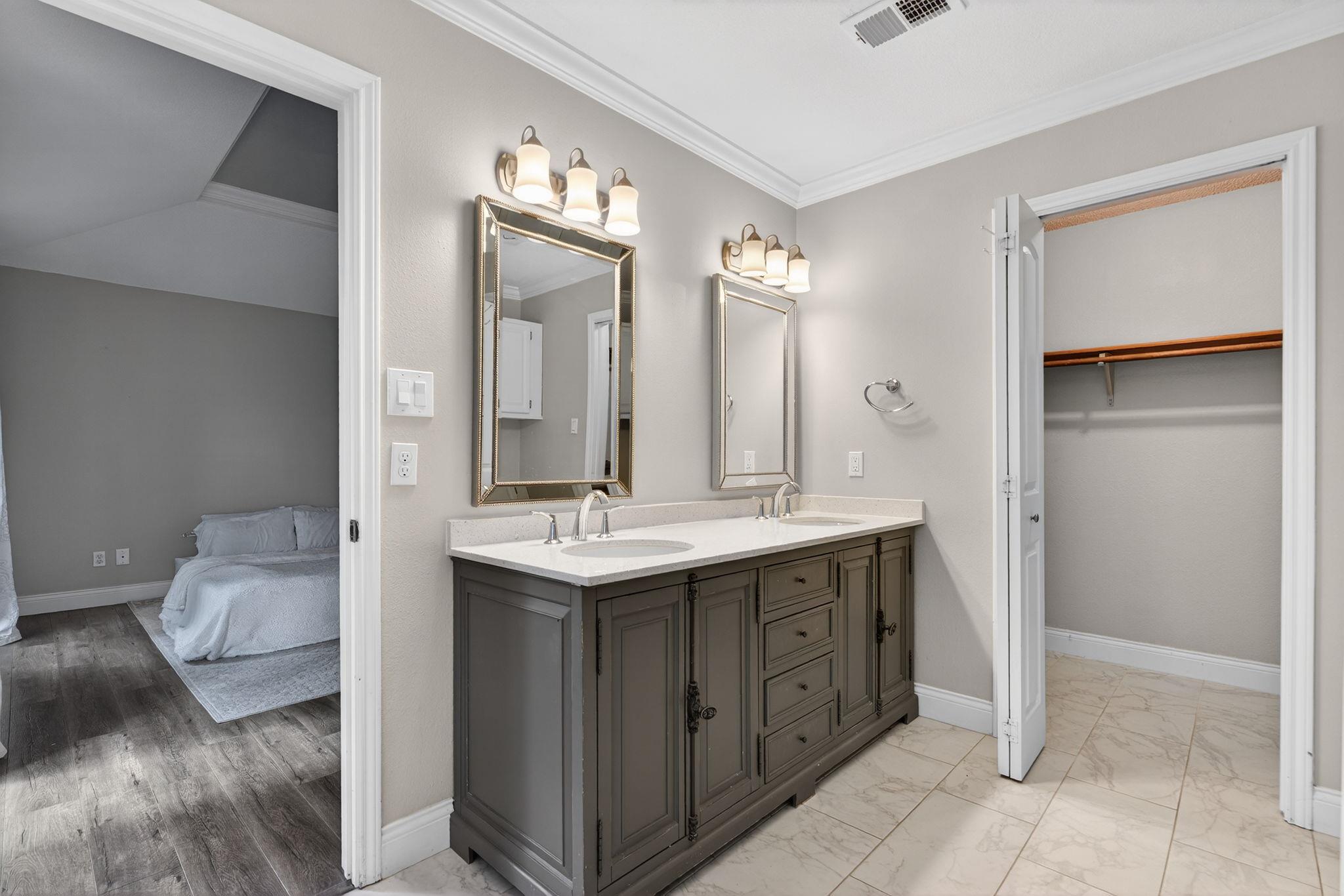 128 Long Wood Ave, Lakeway, TX 78734