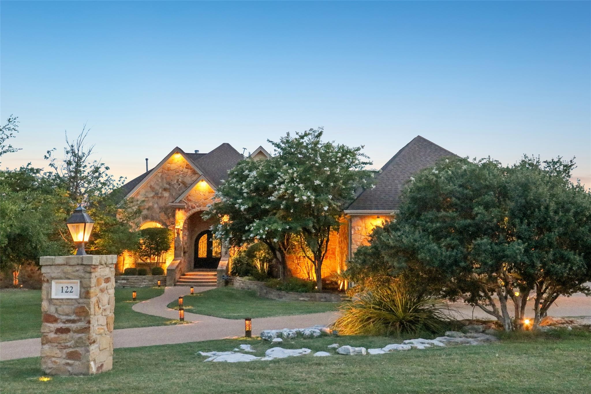 122 Silverstone Dr, Georgetown, TX 78633