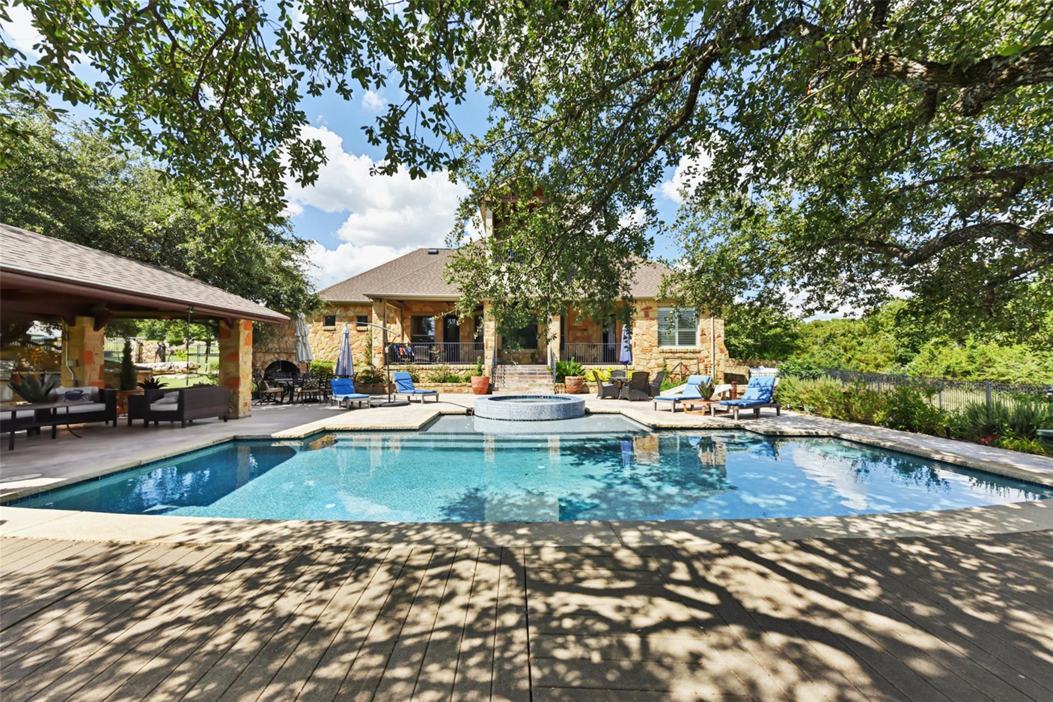122 Silverstone Dr, Georgetown, TX 78633