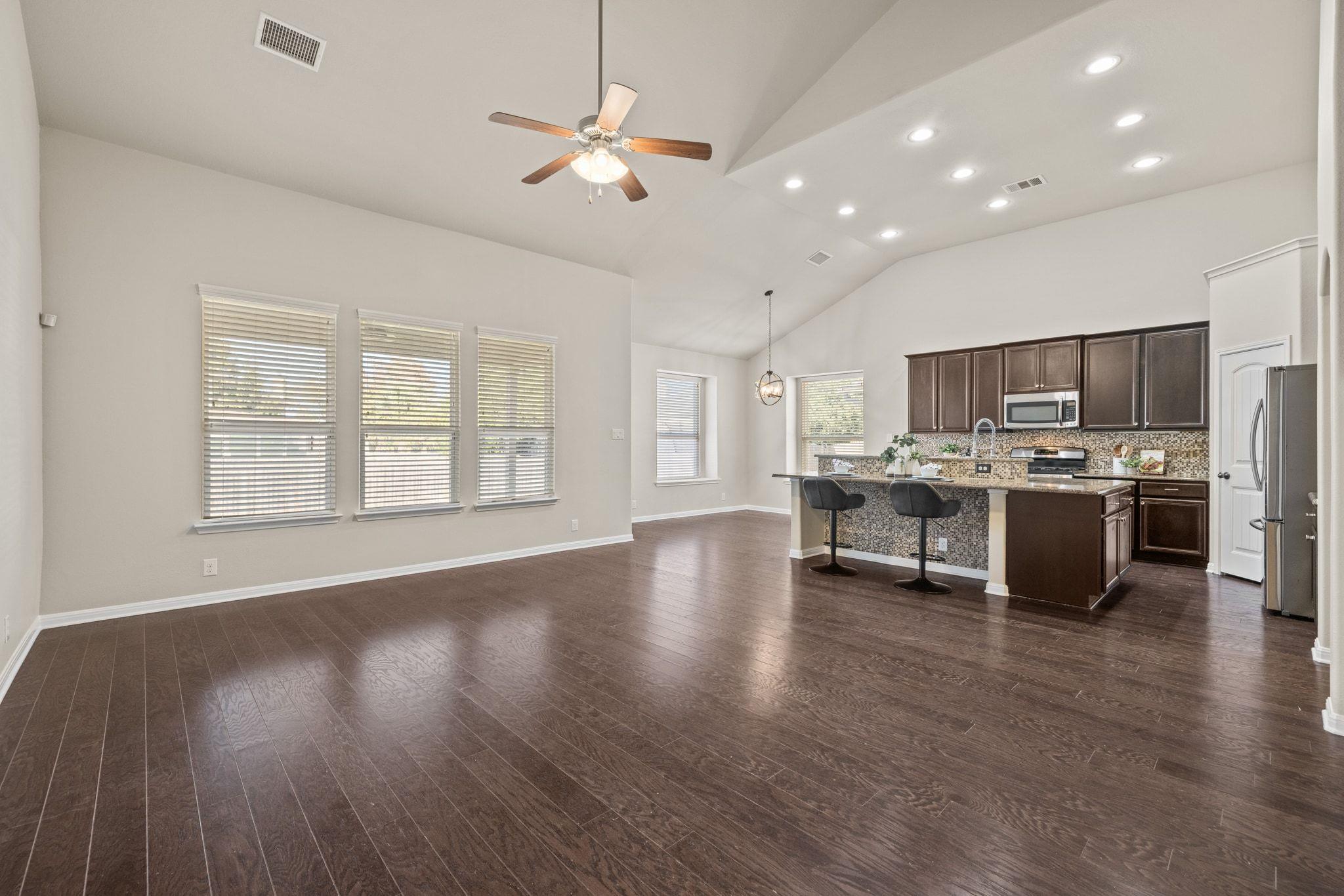 137 Paul Azinger Dr, Round Rock, TX 78664